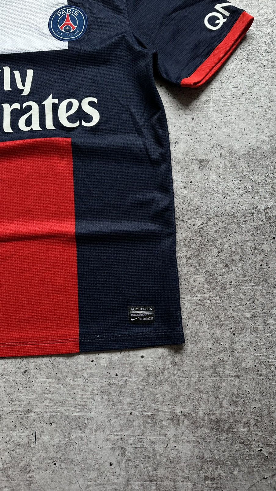 Nike 2013/14 Nike Paris Saint Germain PSG Soccer Jersey Size US M / EU 48-50 / 2 - 4 Thumbnail