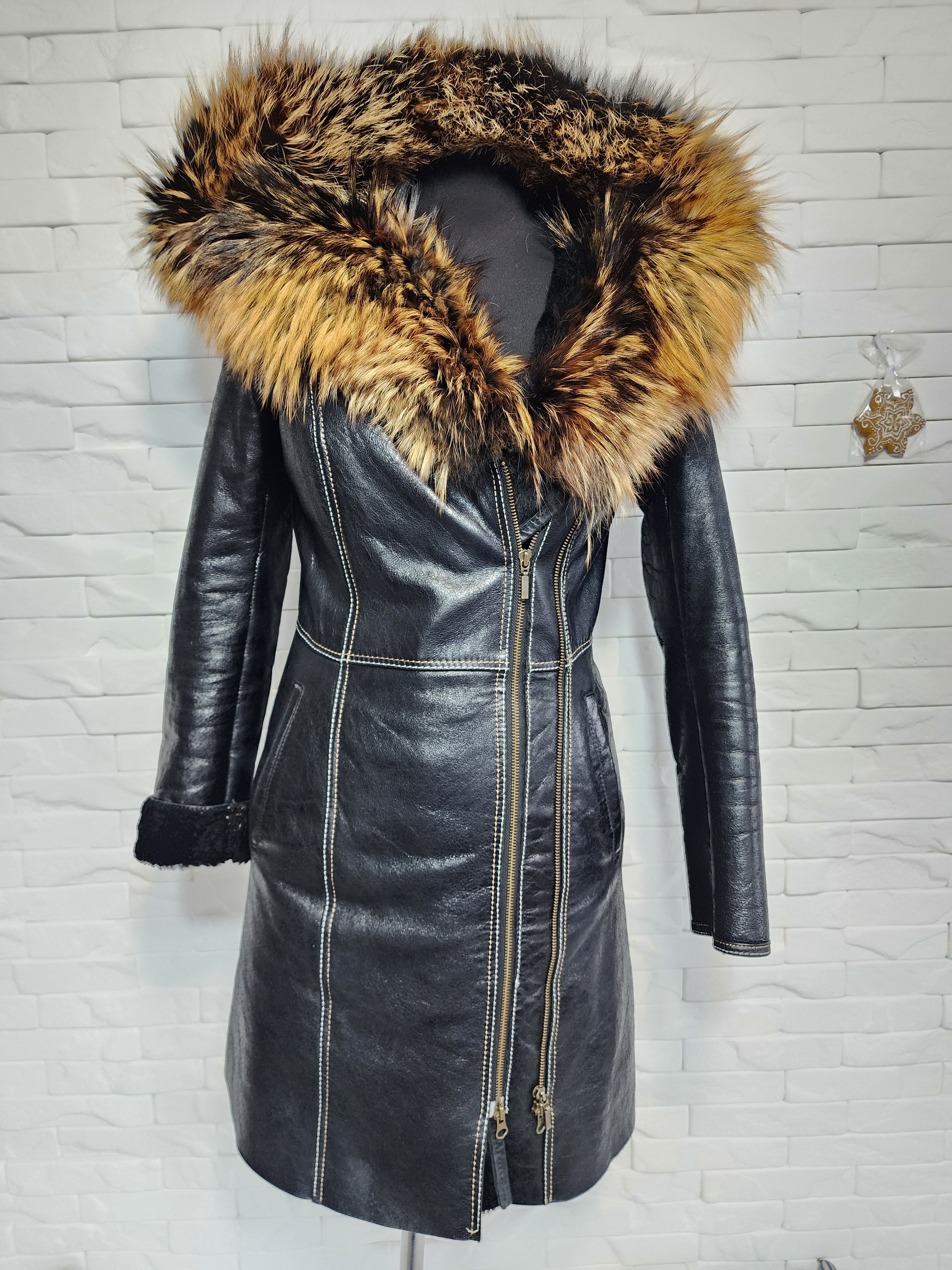 Furla Black Sheepskin Coat: Women's Genuine Fur Hooded Jacket Size M / US 6-8 / IT 42-44 - 1 Thumbnail