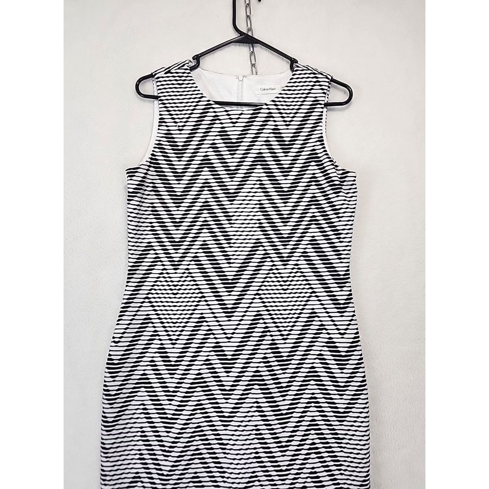 Calvin Klein Calvin Klein Sleeveless Sheath Dress Black White Chevron Print Women's Size 10 Size L / US 10 / IT 46 - 2 Thumbnail