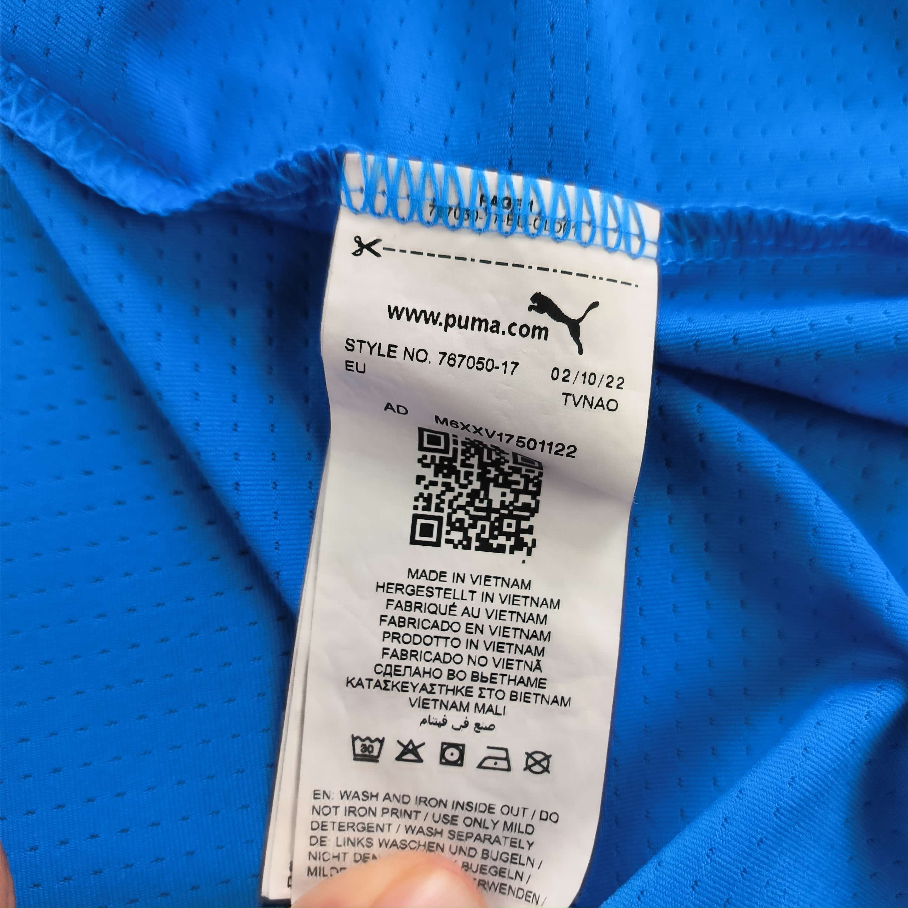 Puma Italy 2022-23 Puma pre-match training football jersey sz XL Size US XL / EU 56 / 4 - 5 Thumbnail