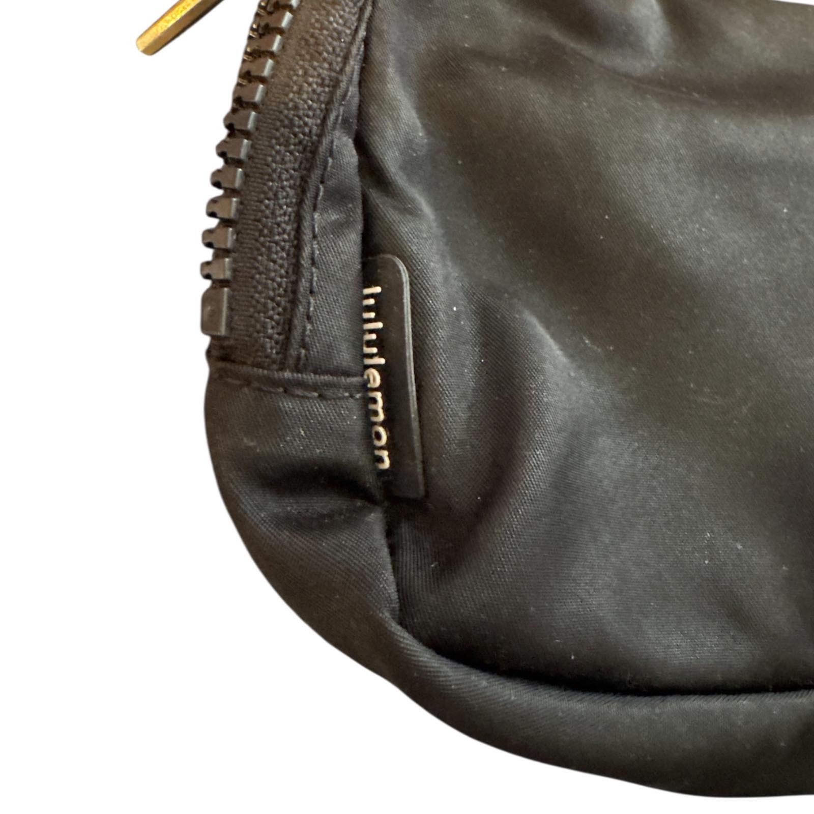 Lululemon Lululemon Black Waist Bag Fanny Pack Size ONE SIZE - 2 Thumbnail
