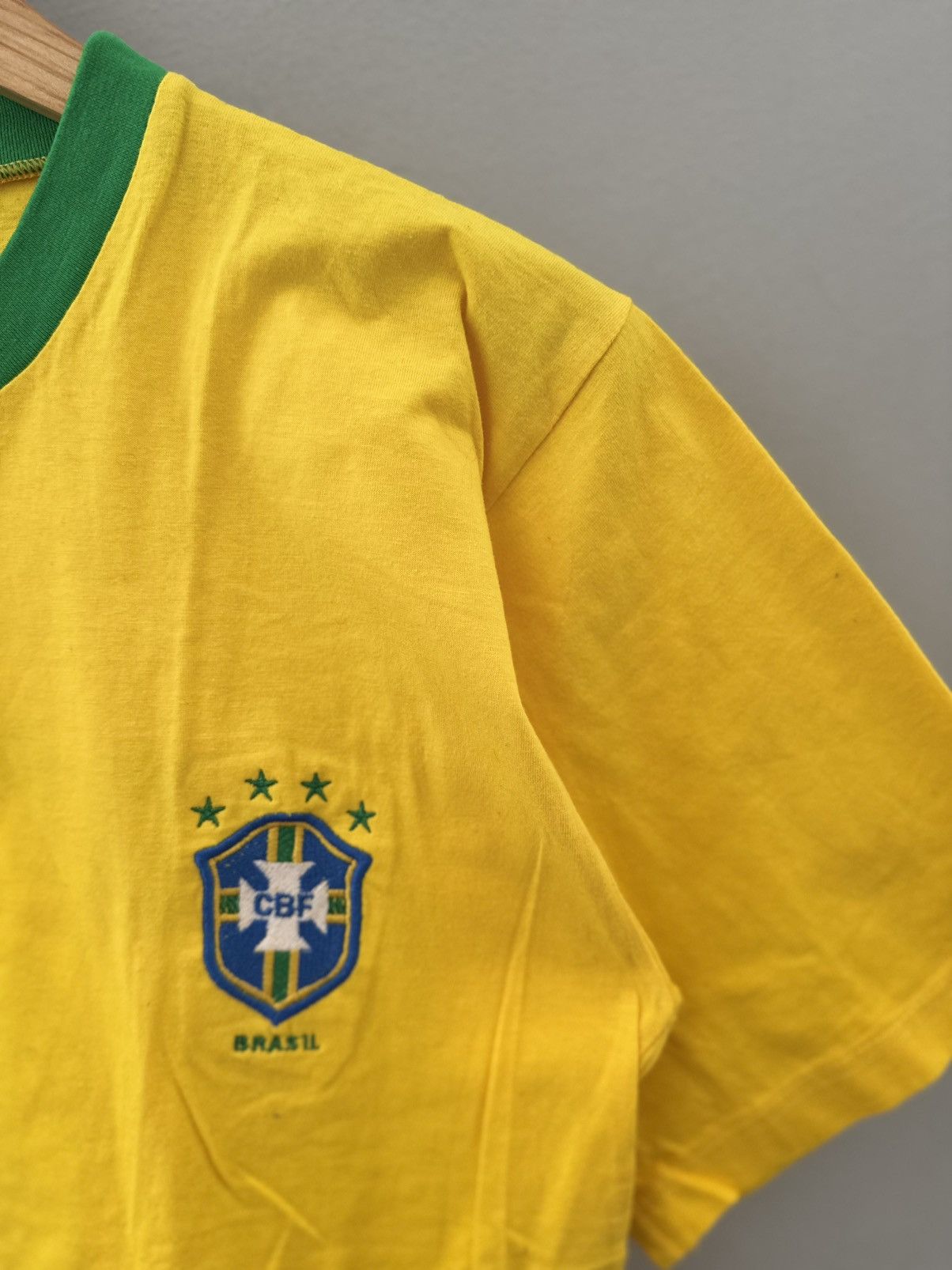 Vintage Vintage 90s Ronaldo #9 Brazil Streetwear Yellow Tee Size US S / EU 44-46 / 1 - 3 Thumbnail