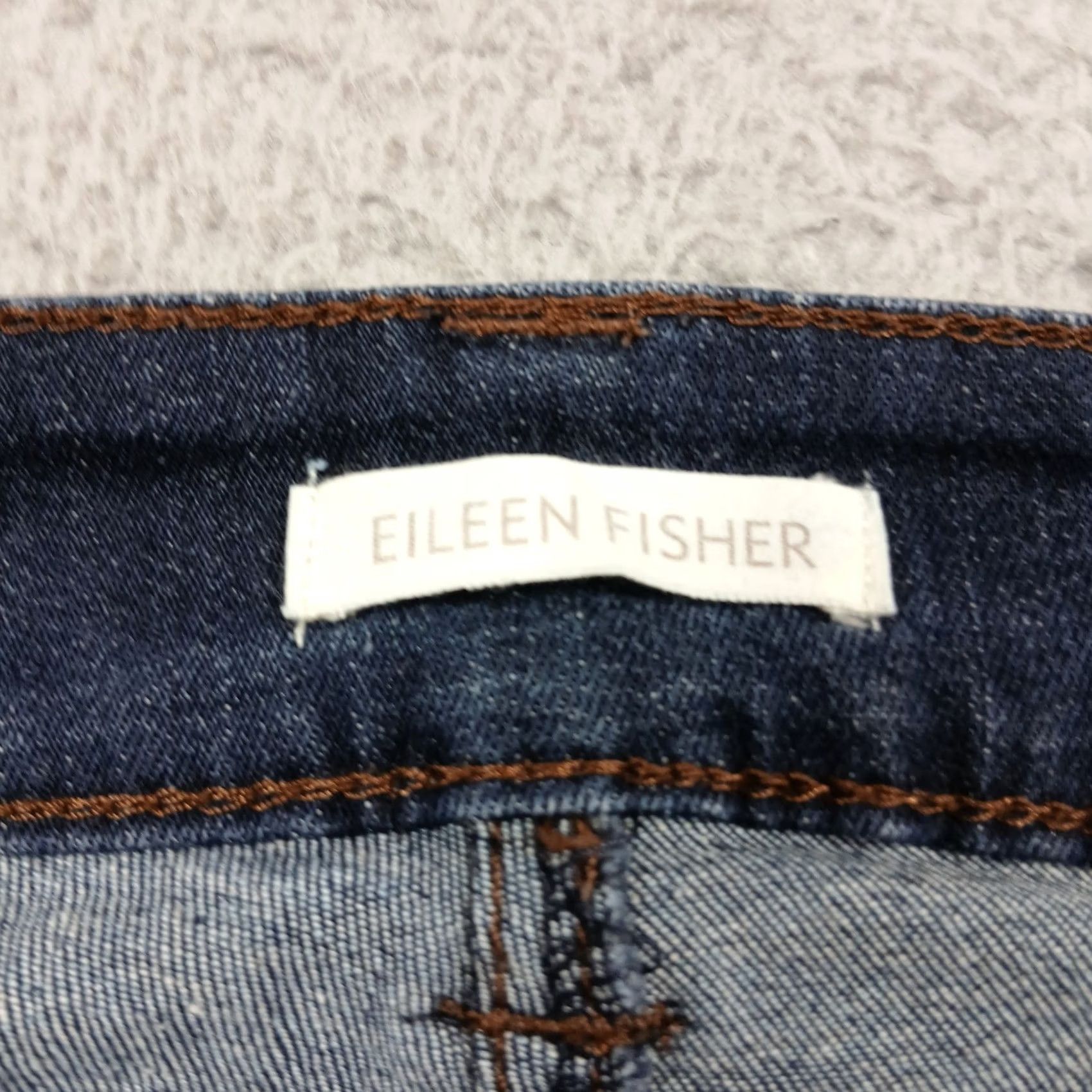 Eileen Fisher VINTAGE? No. Eileen Fisher Jeans Blue Dark Wash 6 Organic Cotton Stretch Skinny Leg Denim 5-Pocket Womens EUC Size 28" / US 6 / IT 42 - 4 Thumbnail