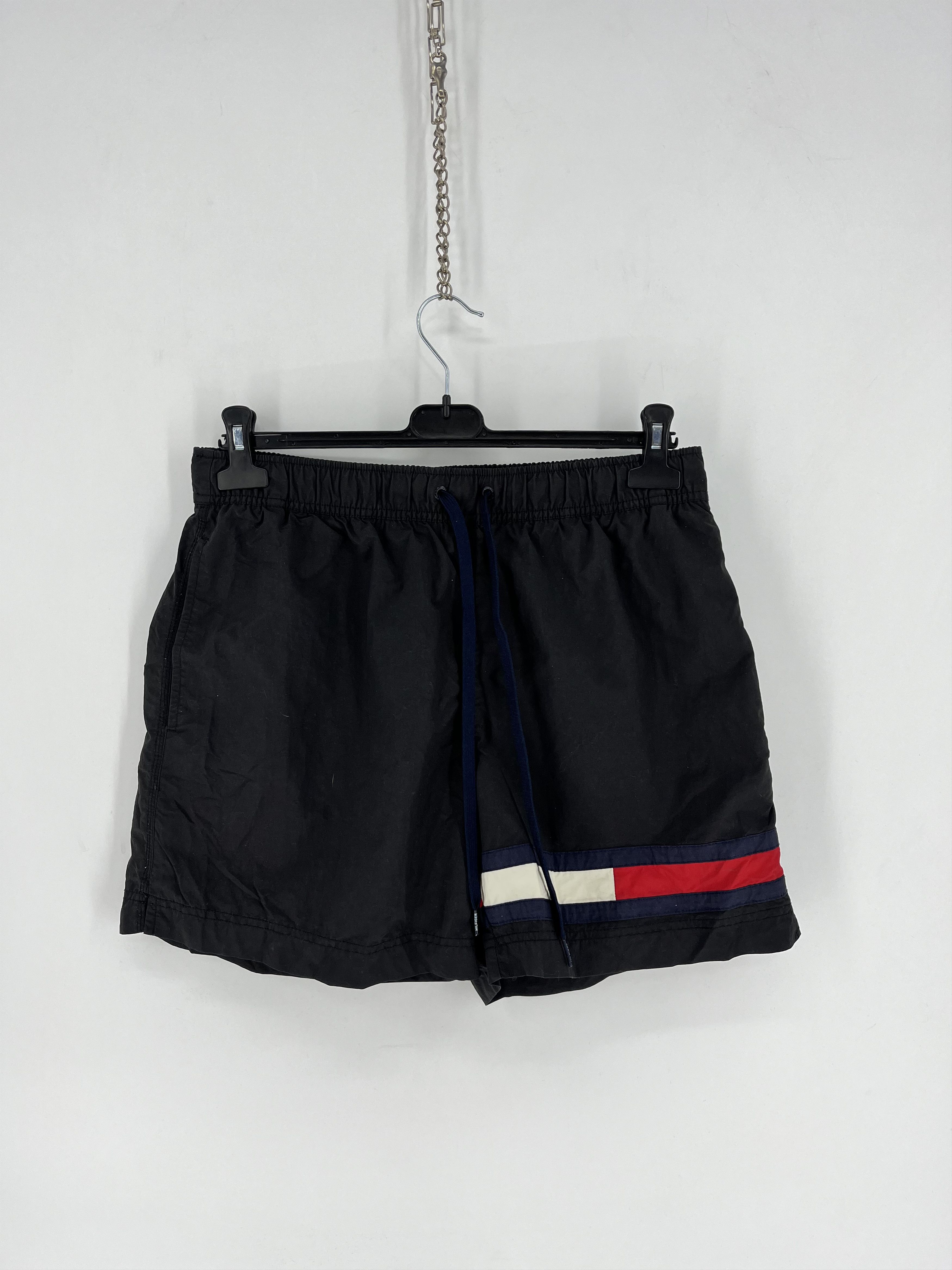 Tommy Hilfiger 90s Vintage Tommy Hilfiger Navy Nylon Big Logo Shorts Travis Size US 34 / EU 50 - 4 Thumbnail
