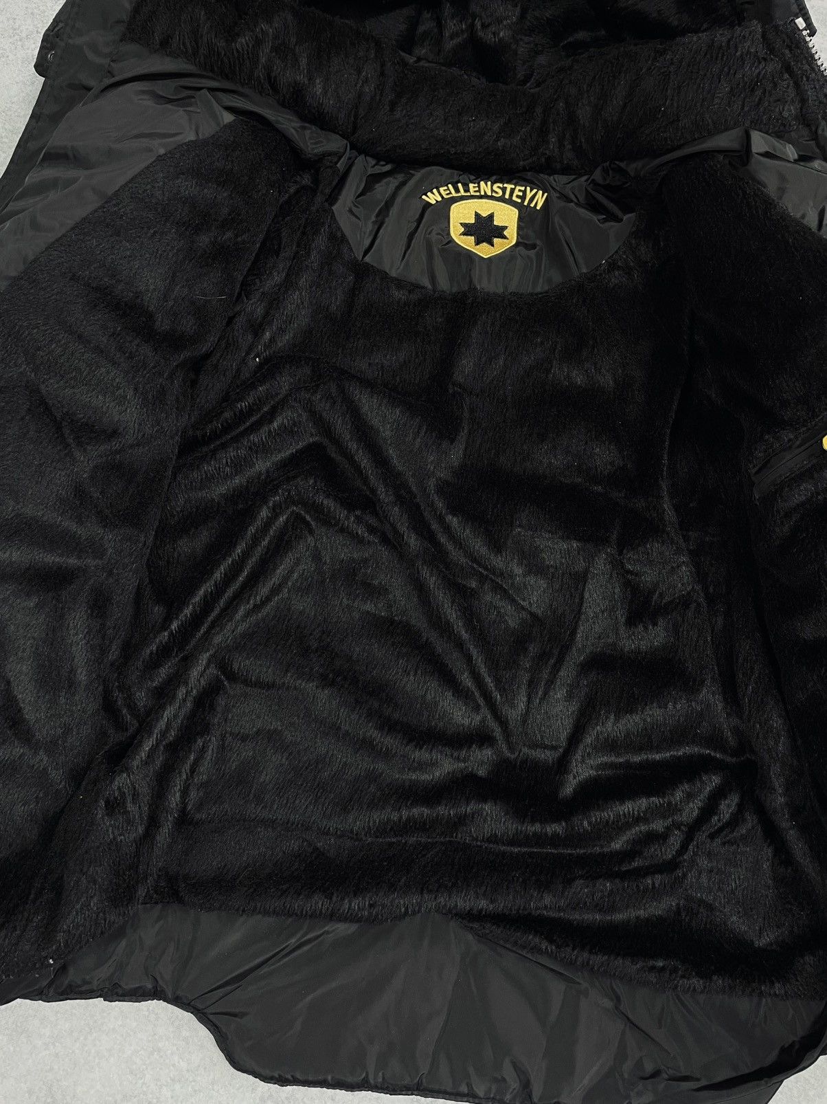 Wellensteyn Wellensteyn Men’s Black Down Bomber Jacket Size XL Hooded Size US XL / EU 56 / 4 - 13 Thumbnail