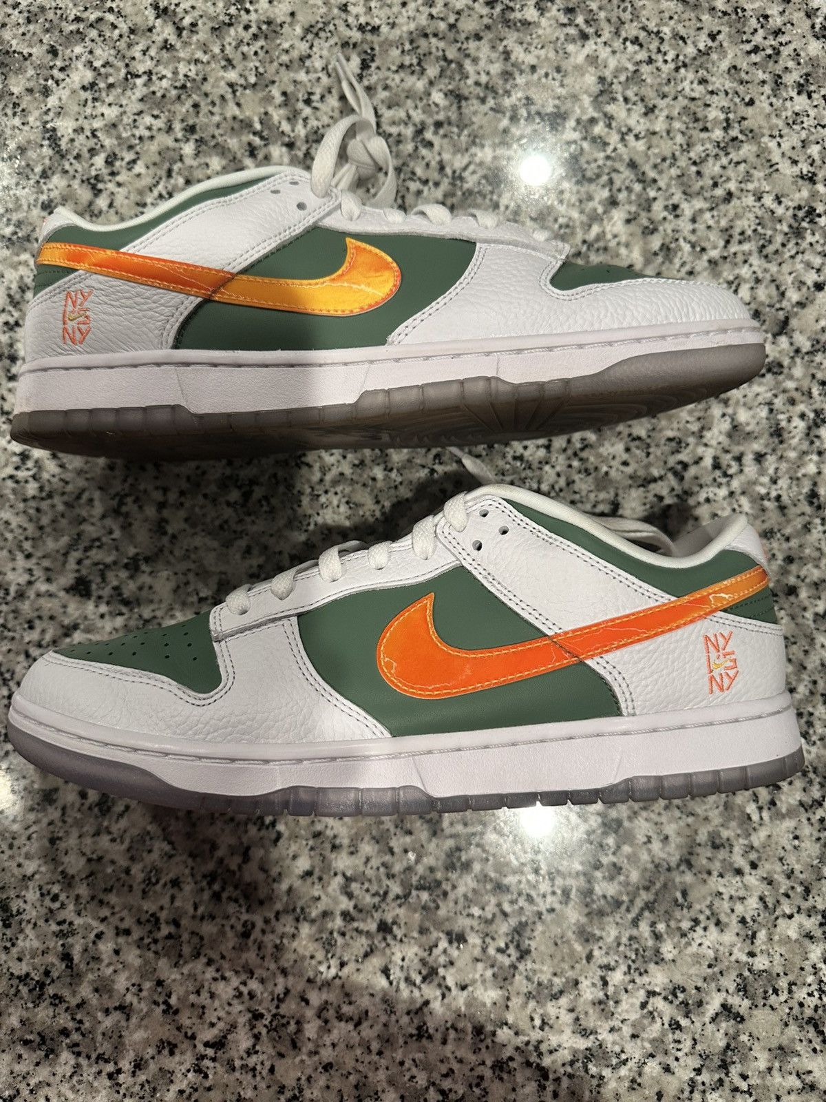 Nike Nike Dunk Low SE Size US 10.5 / EU 43-44 - 1 Thumbnail