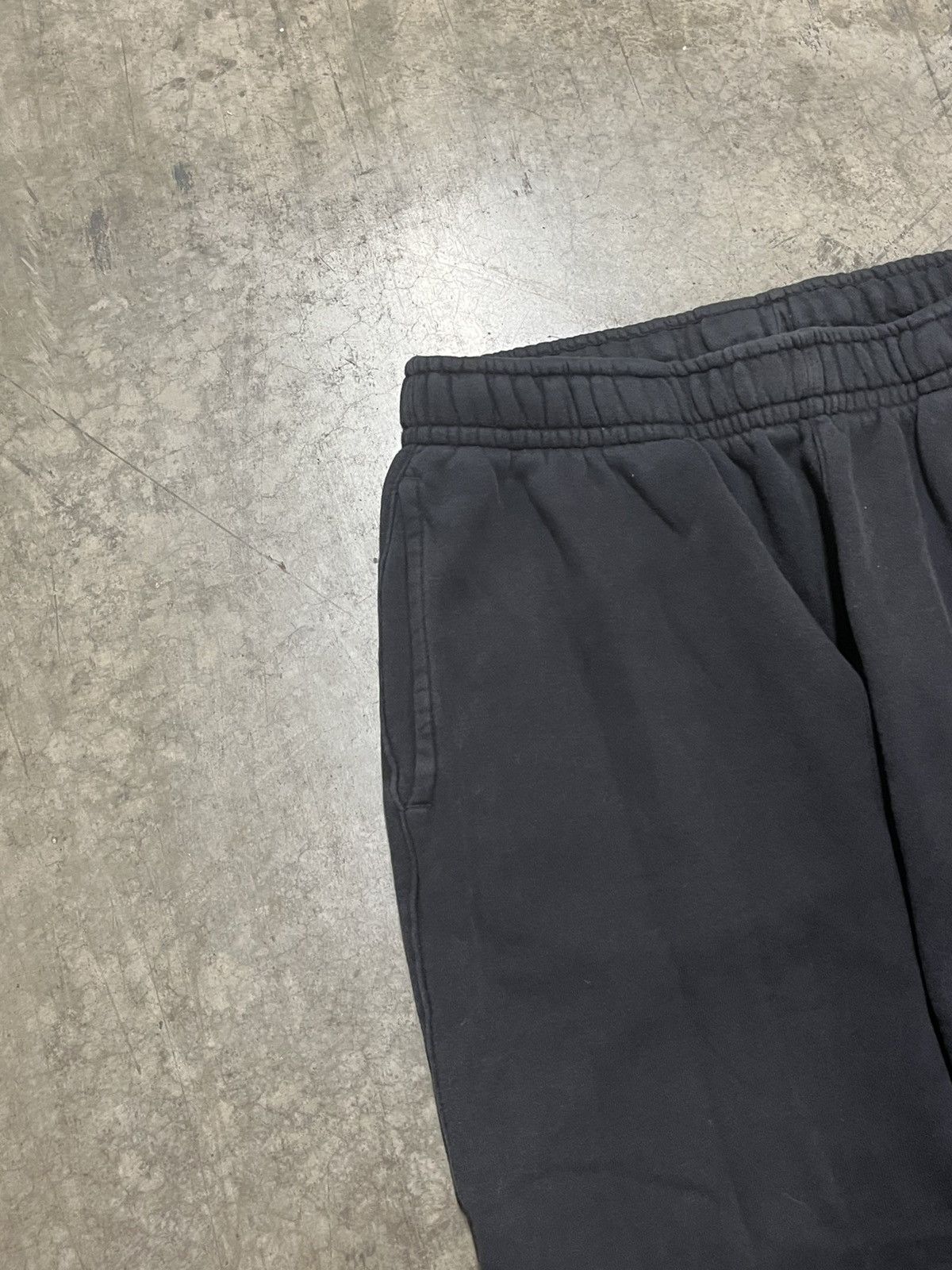 Vintage Nike sweatpants baggy fit wide leg streetwear hype cozy Size US 30 / EU 46 - 5 Thumbnail