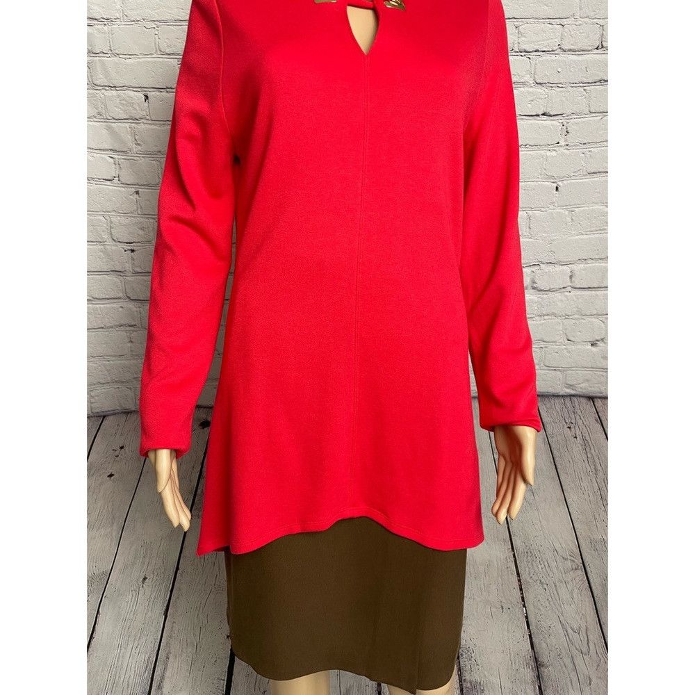 Chicos Chico's Red V-Neck Gold Accent Rayon Tunic Size 1 US M Size M / US 6-8 / IT 42-44 - 3 Thumbnail