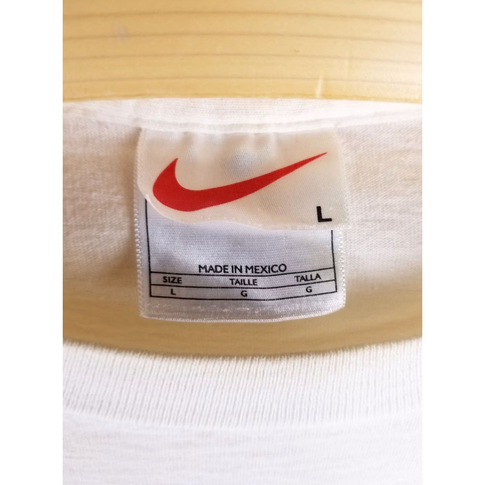 Nike VINTAGE 90' NIKE T-SHIRT WHITE COTTON LOGO LARGE Mens Size US L / EU 52-54 / 3 - 6 Thumbnail