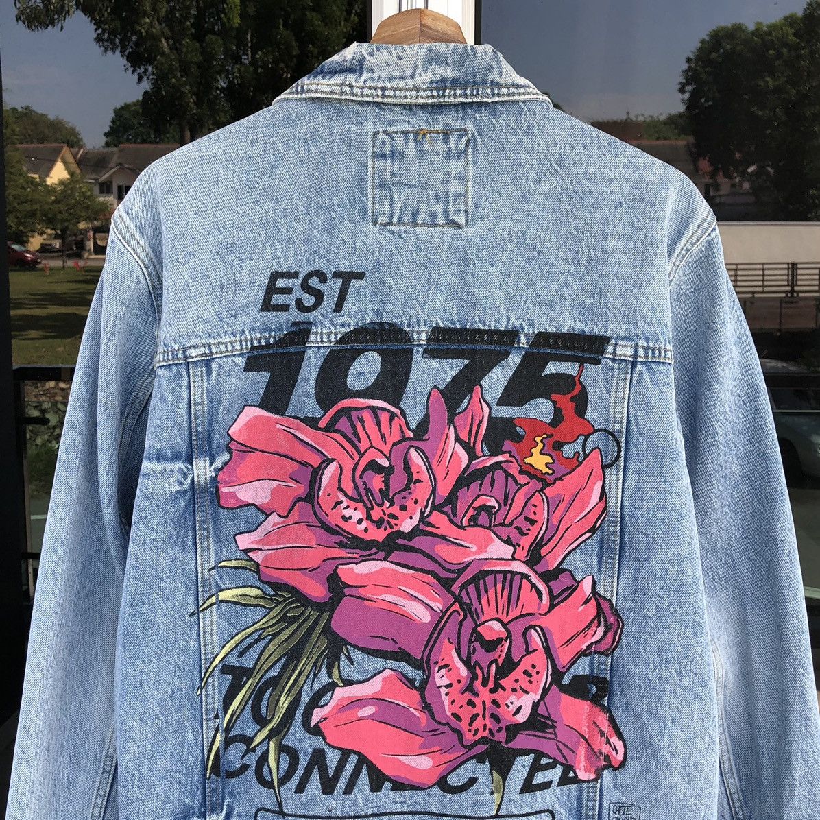 Zara SS 2023 ZARA DENIM JACKET WITH GRAFFITI PRINT Size US M / EU 48-50 / 2 - 6 Thumbnail