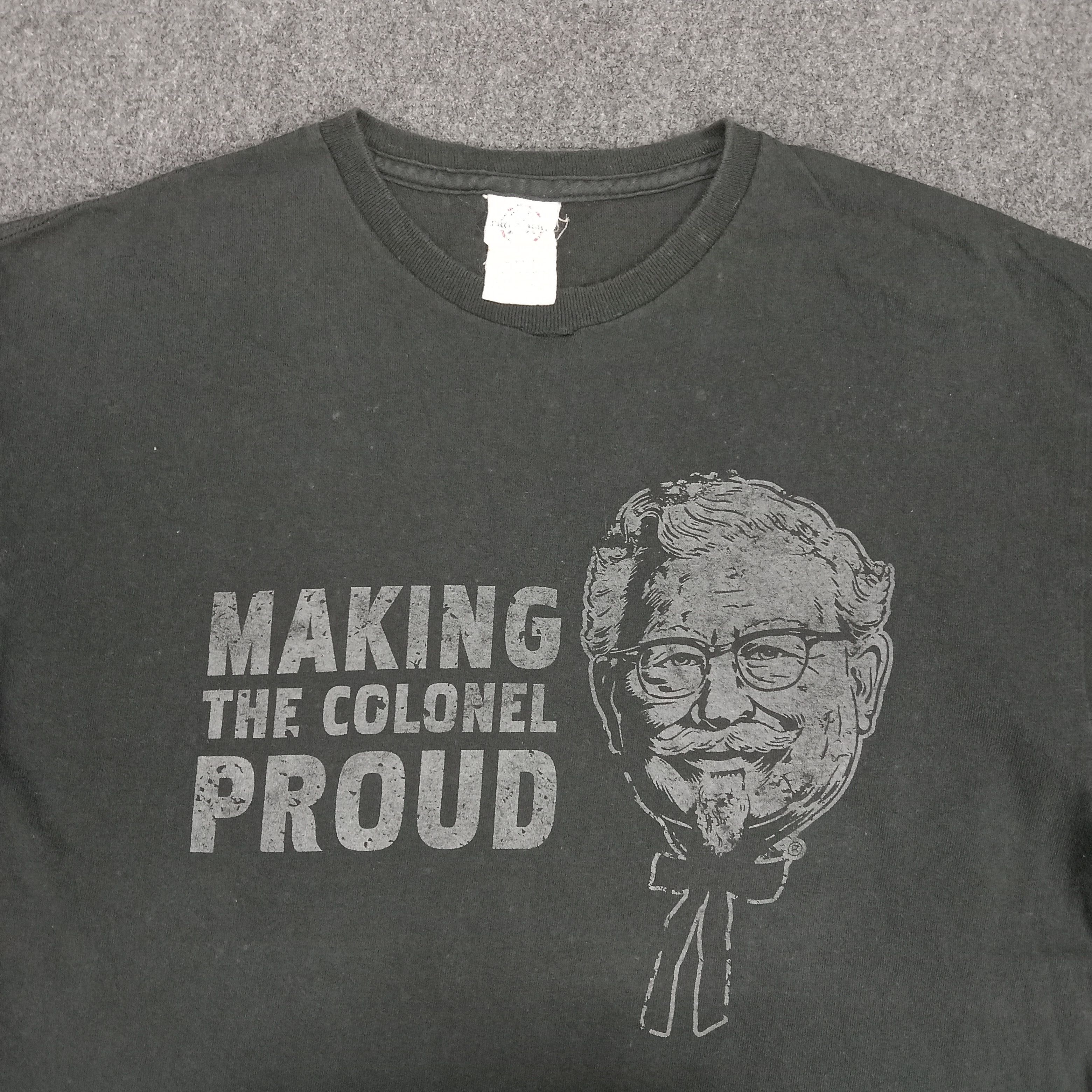 Junk Food × Vintage KFC Making The Colonel Proud Fast Food Tshirt Size US L / EU 52-54 / 3 - 2 Thumbnail
