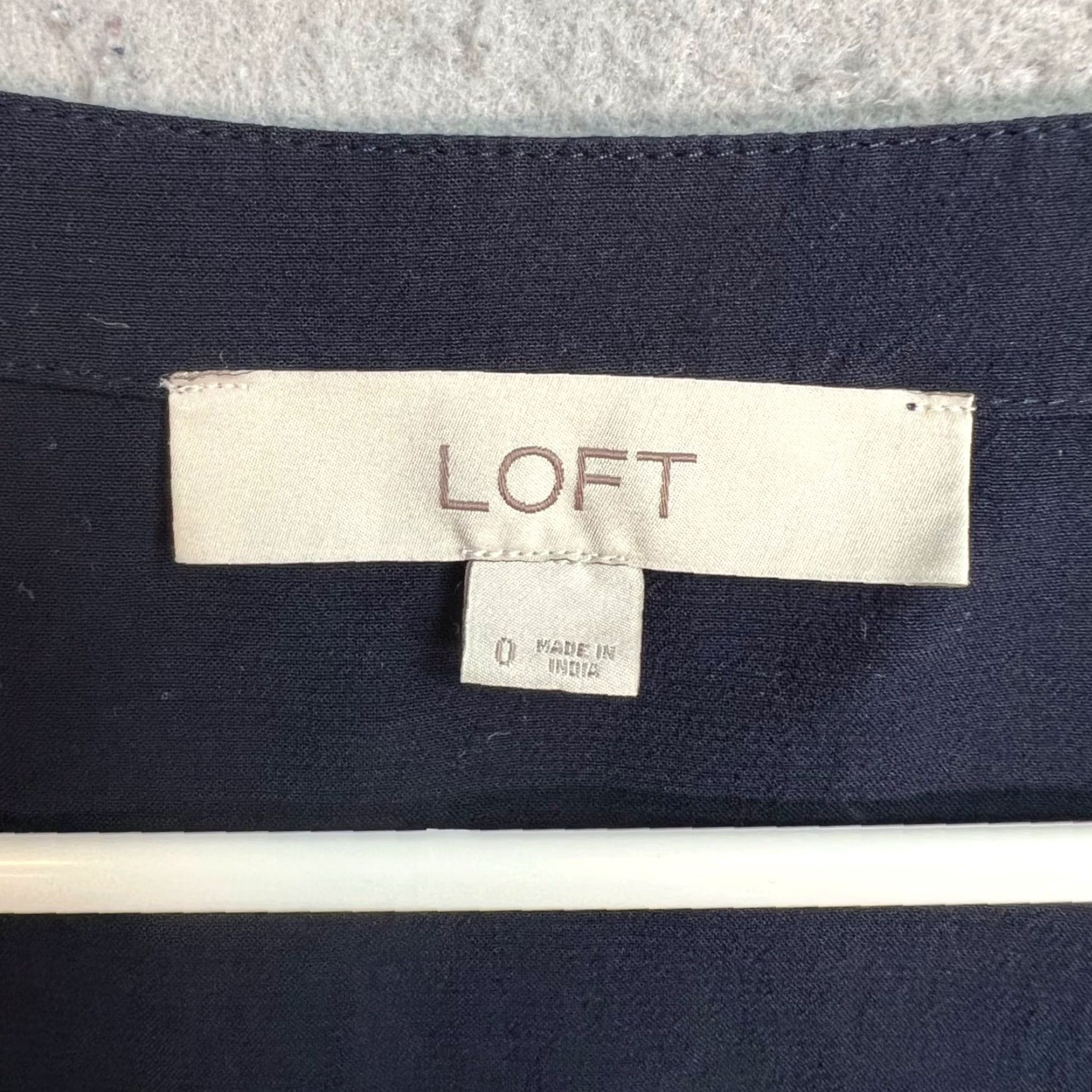 Loft VINTAGE Loft Womens 0 V-Neck Button Front Navy Blue Top Shirt Short Sleeve Mens? Size XS / US 0-2 / IT 36-38 - 3 Thumbnail