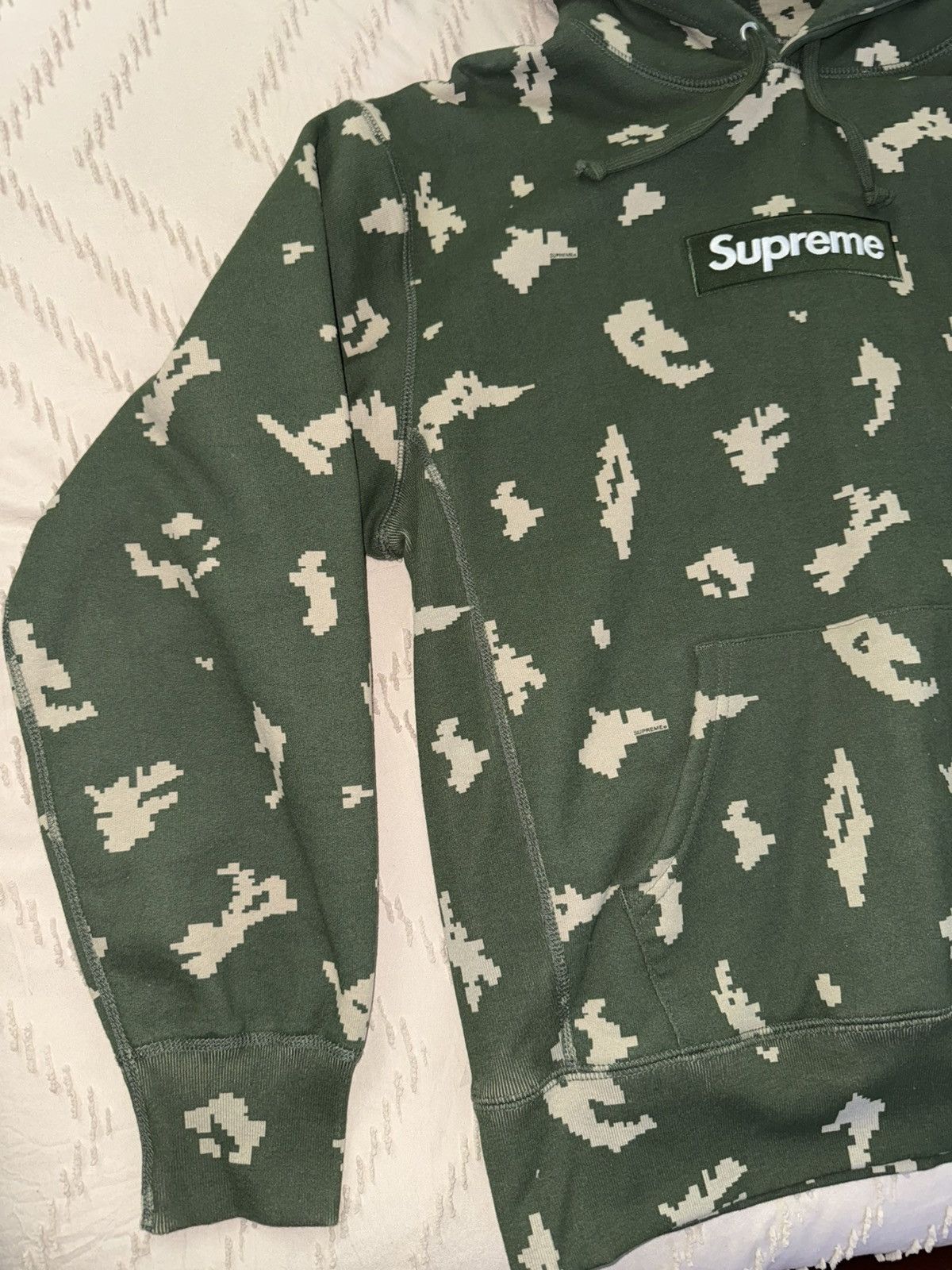 Supreme Supreme Box Logo Hooded Sweatshirt (FW21) olive russian camo Size US M / EU 48-50 / 2 - 7 Thumbnail