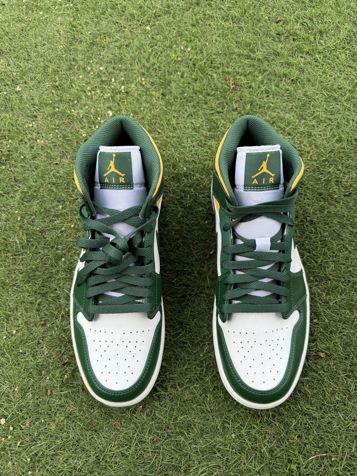 Nike NIKE AIR JORDAN 1 MID SONIC NOBLE GREEN SNEAKERS Size US 10 / EU 43 - 2 Thumbnail