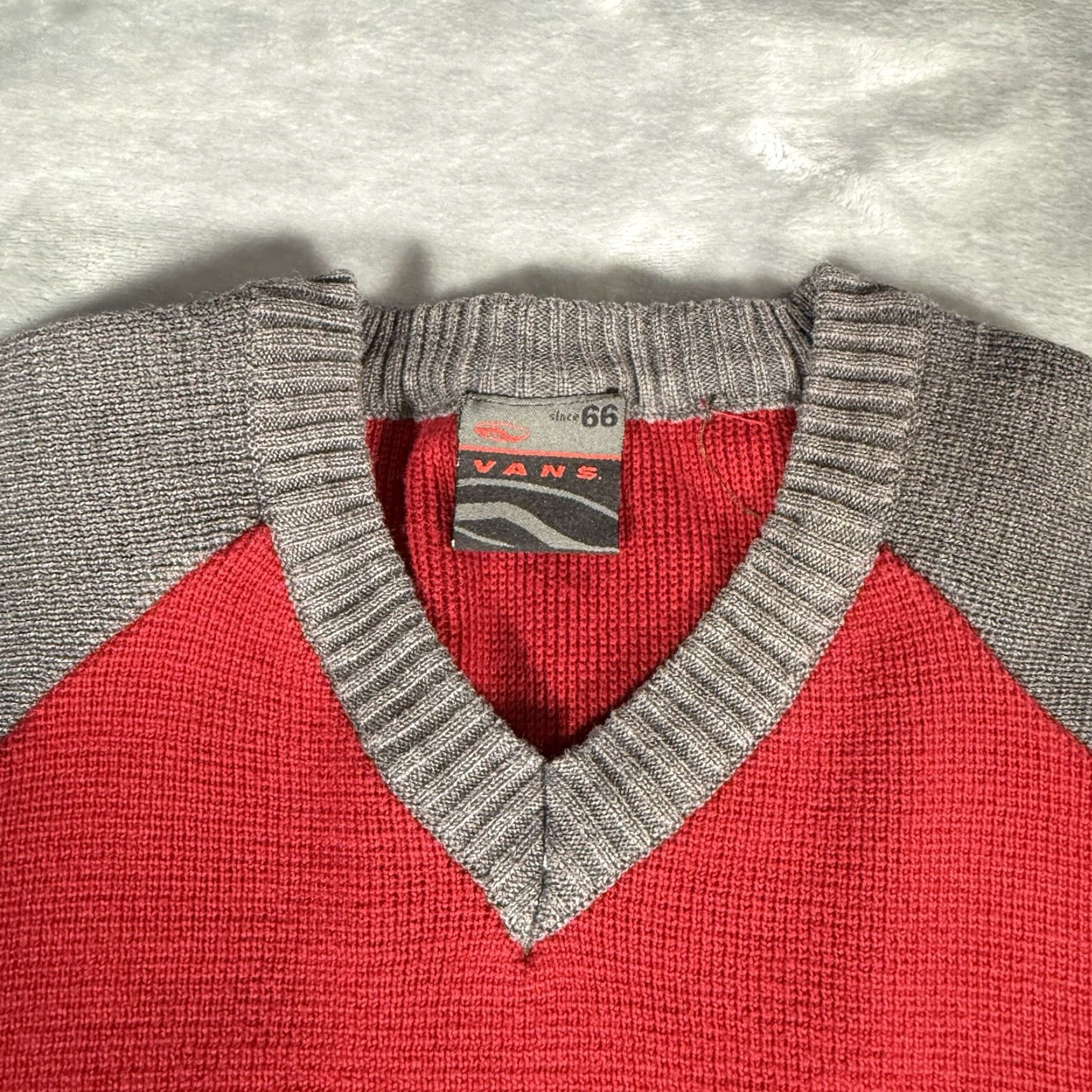 Vans VANS Vintage Sweater V Neck Mens L Striped Red Logo Knit Pullover Winter Grunge Retro 90s Shirt? Size US L / EU 52-54 / 3 - 2 Thumbnail