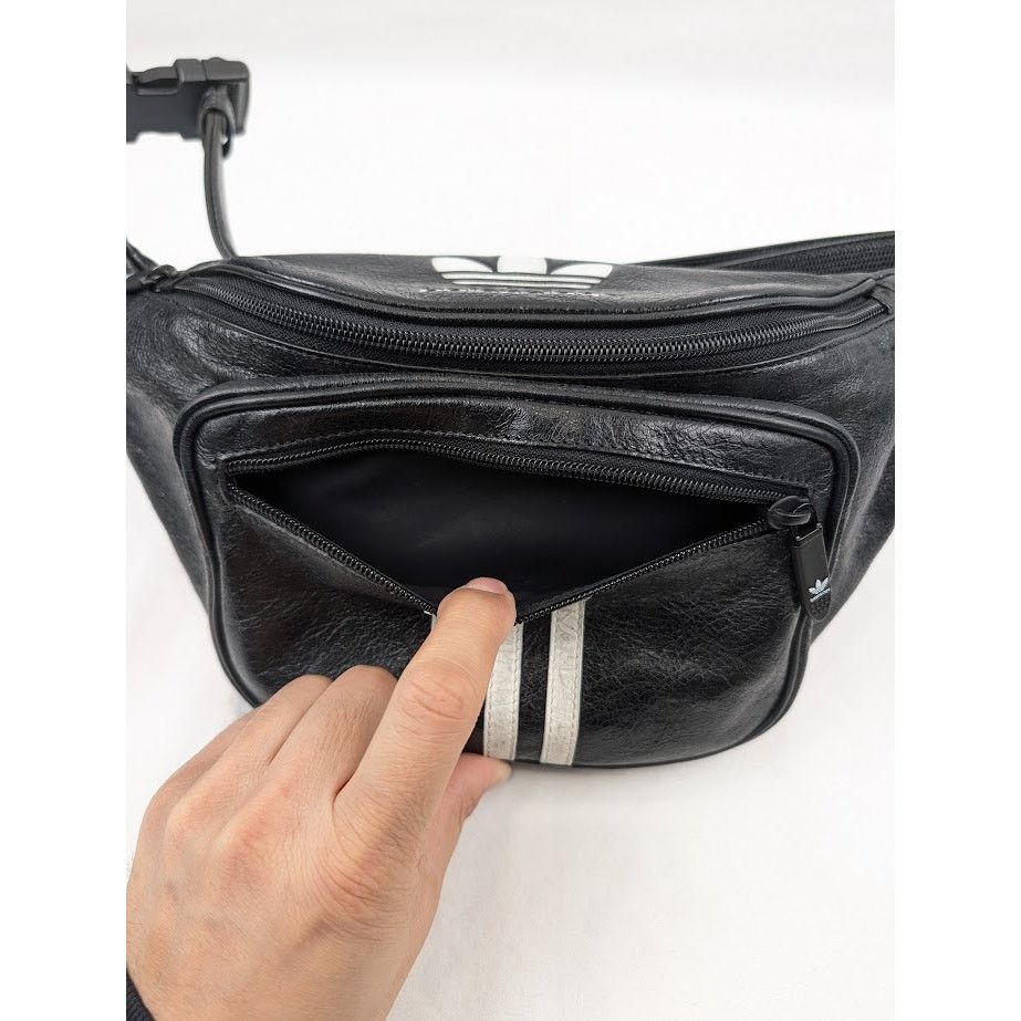 Adidas × Balenciaga o1rshd1 Size: OS / Belt Bag in Black/White Size ONE SIZE - 12 Thumbnail