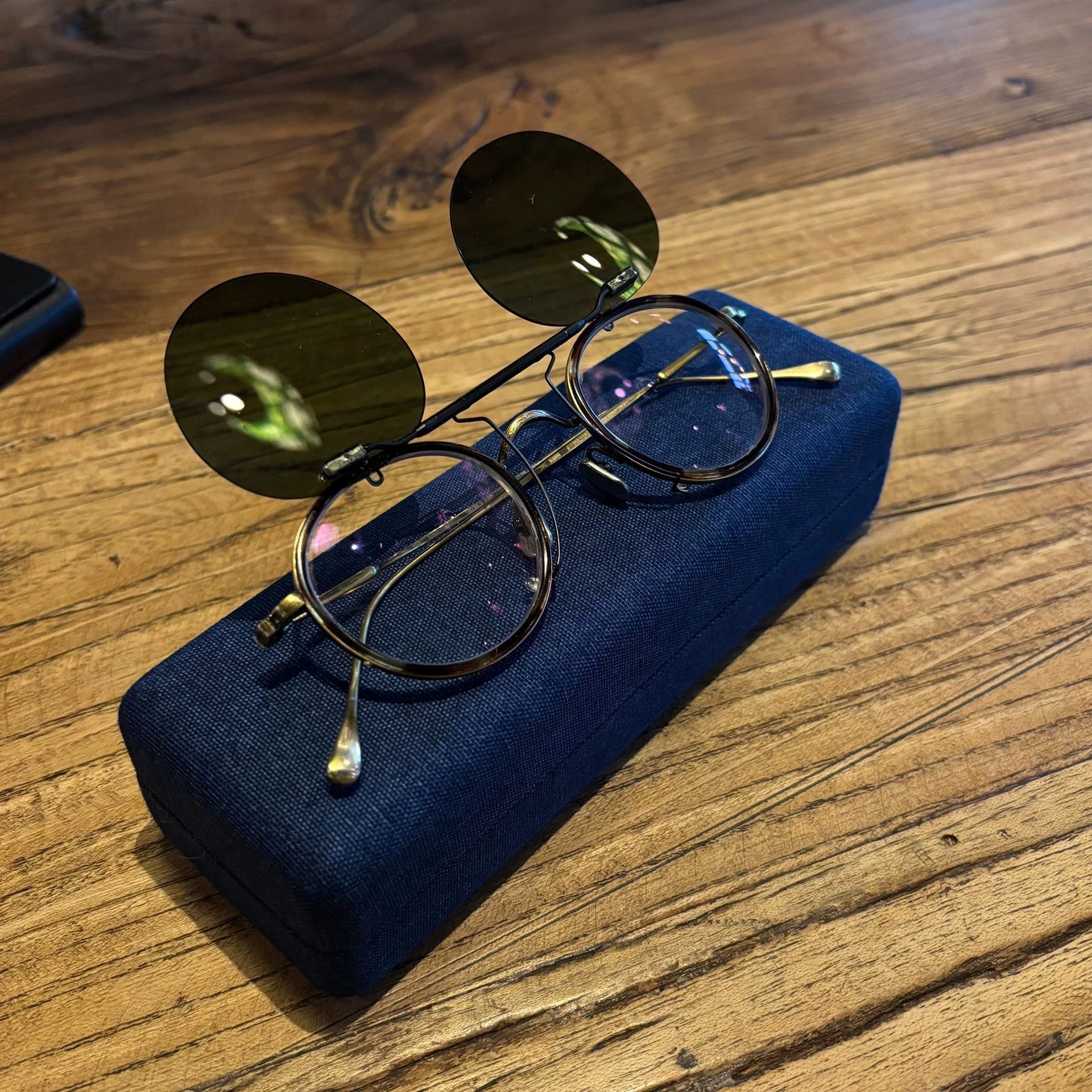 Other WanNianGui KMN-139 Retro Tortoise CaesarFlip Clip-On Size ONE SIZE - 8 Thumbnail