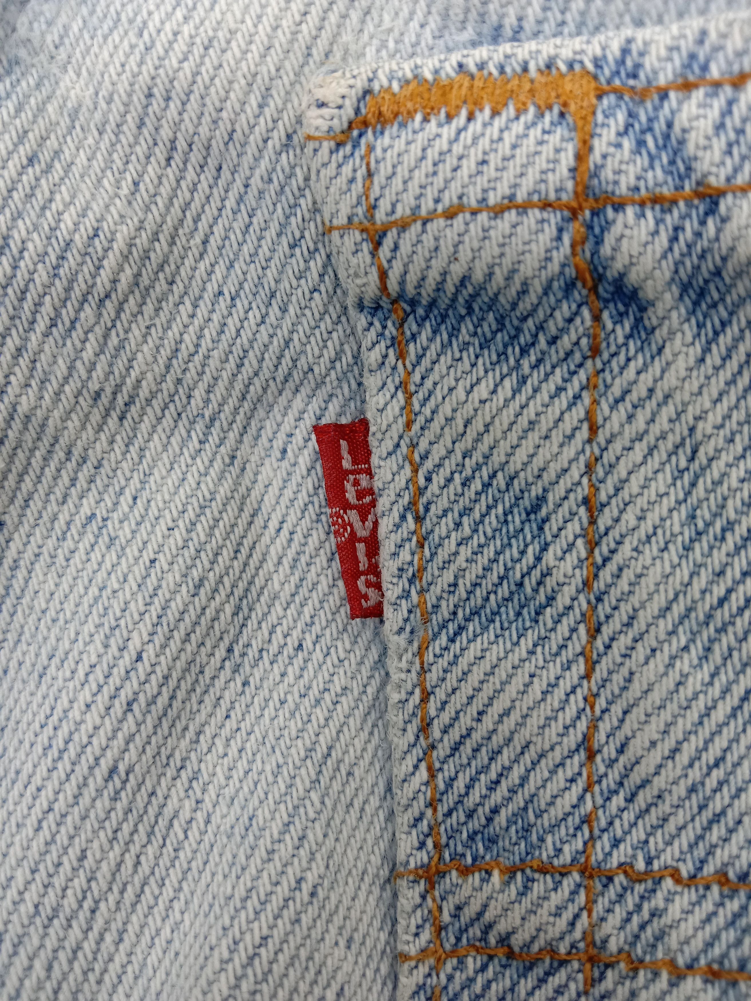 Levi's Vintage 90s Levi's 550 Jeans Light Wash Relaxed Fit Denim Size US 30 / EU 46 - 11 Thumbnail