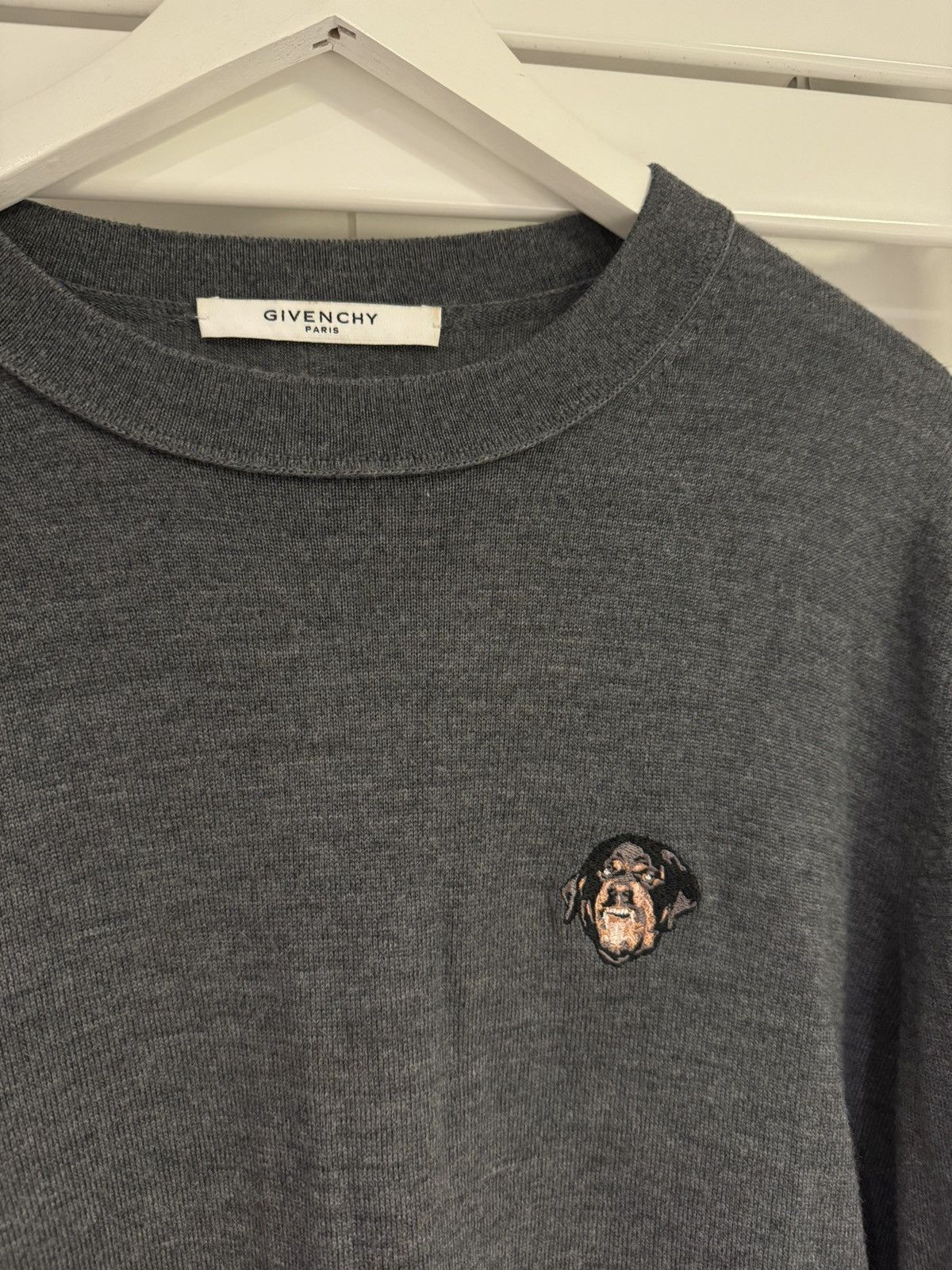 Givenchy Givenchy Grey Embroidered Rottweiler Patch Men's Sweater Size US M / EU 48-50 / 2 - 2 Thumbnail