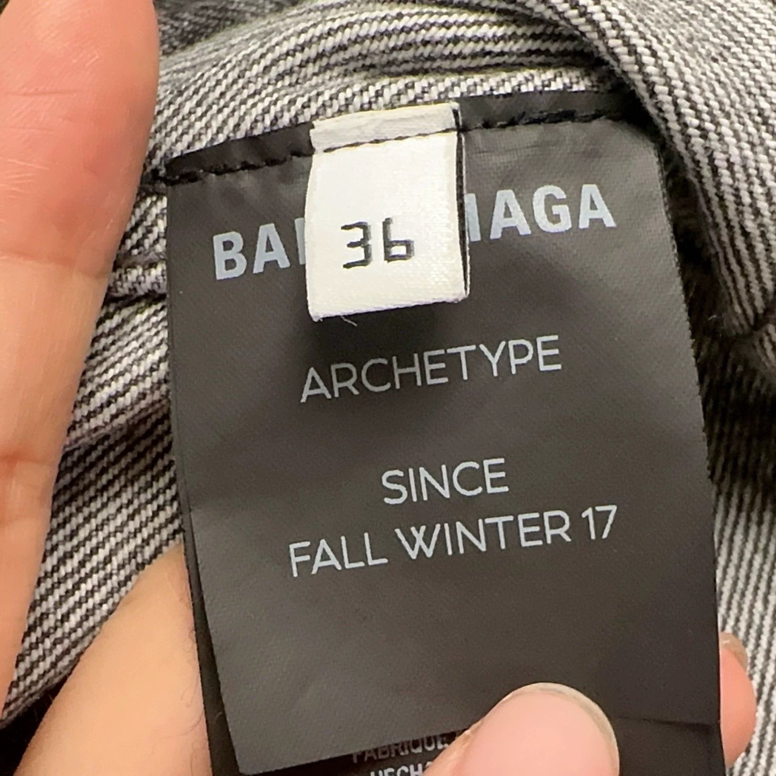 Balenciaga balenciaga denim jacket size 36 Size US M / EU 48-50 / 2 - 3 Thumbnail