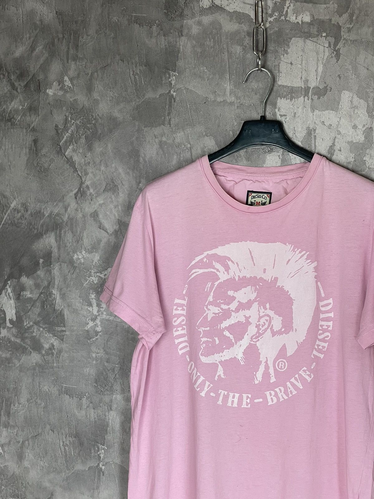 Diesel × Vintage 💎 Vintage Diesel Denim Division Logo Graphic Pink T-shirt Size XL / US 12-14 / IT 48-50 - 4 Thumbnail