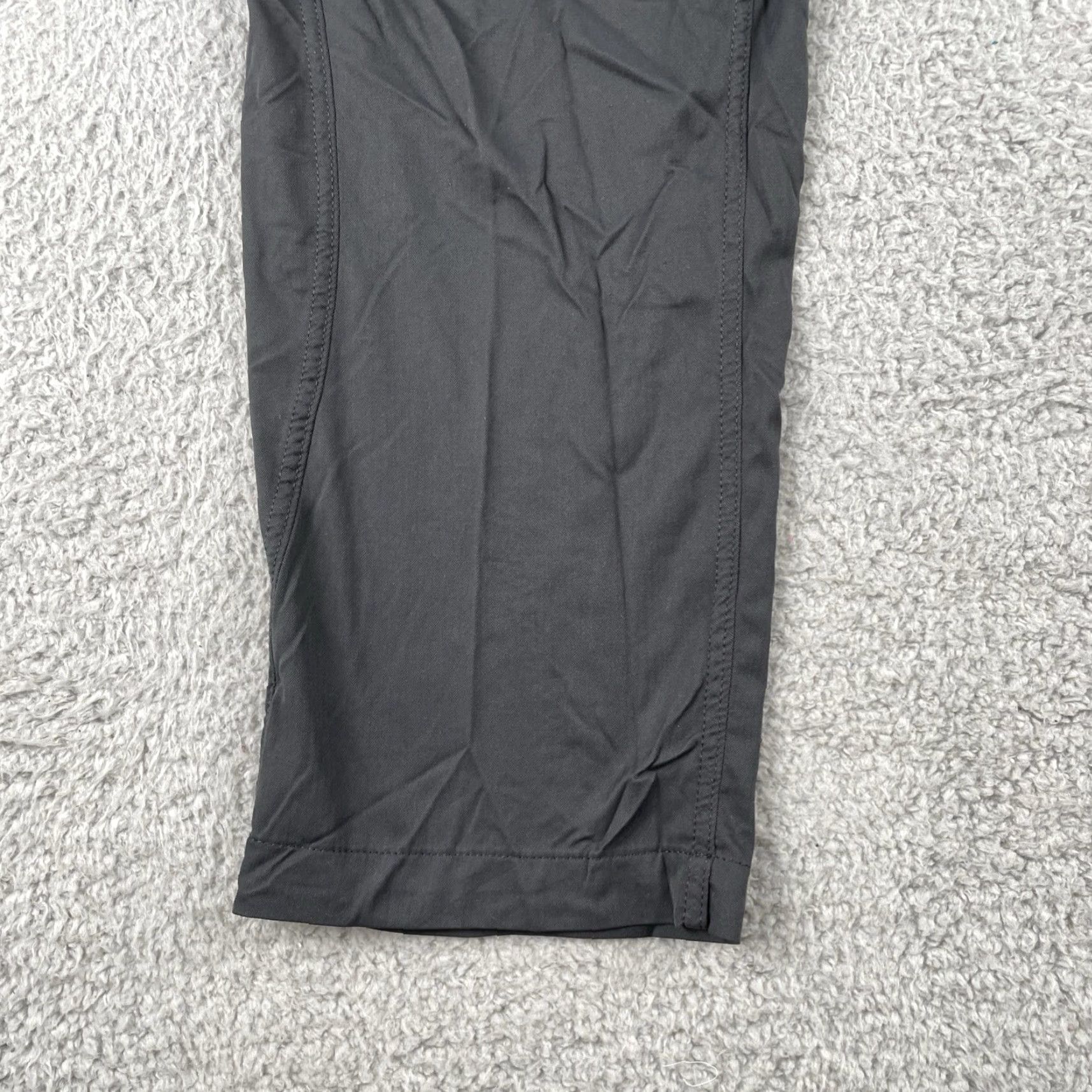 The North Face VINTAGE The North Face Women’s Small Athletic Outdoor Capris 4 Pocket Drawstring Gray Size ONE SIZE - 7 Thumbnail