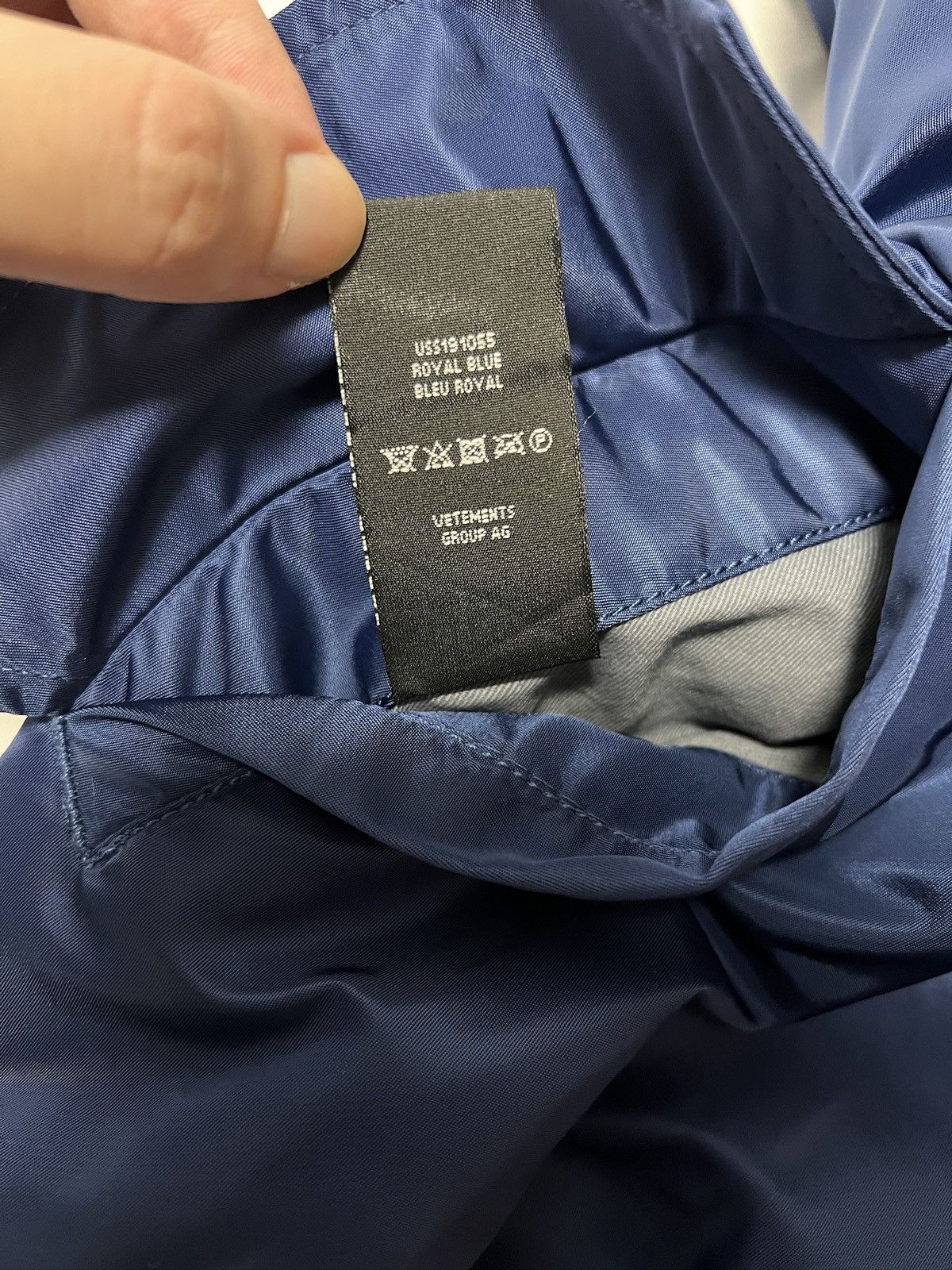 Vetements Vetements Reversibel Blue Fist Bomber Size US S / EU 44-46 / 1 - 12 Thumbnail