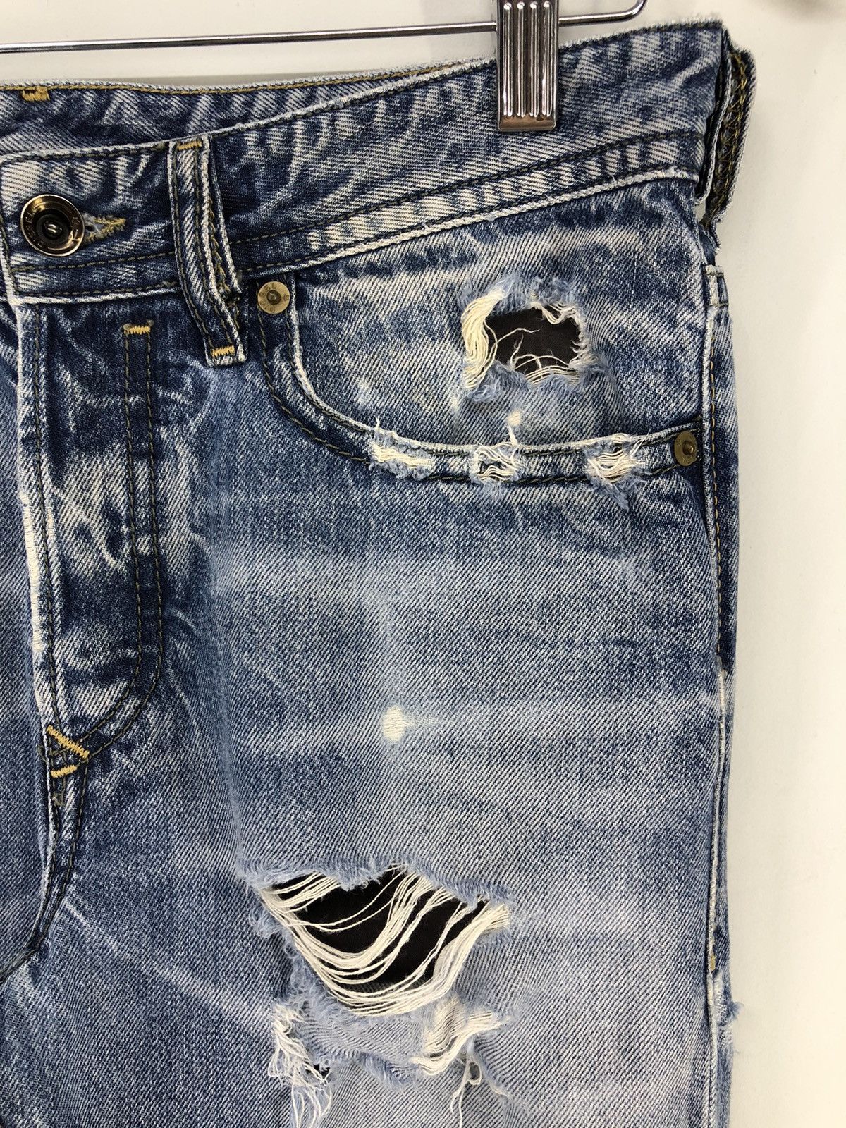 Diesel Vintage Diesel Blue Eyecons 2015/2 Edition Distressed Jeans Size US 28 / EU 44 - 4 Thumbnail