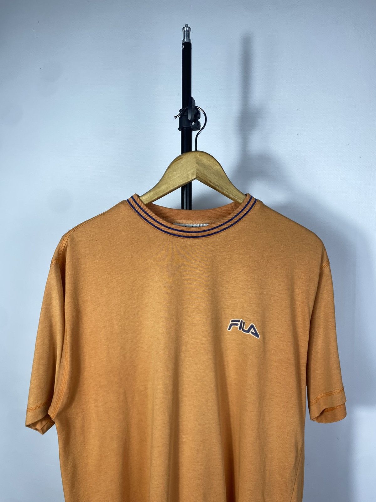 Fila × Vintage Vintage 90s Fila Blank Orange small Faded Y2K T shirt Size US M / EU 48-50 / 2 - 4 Thumbnail