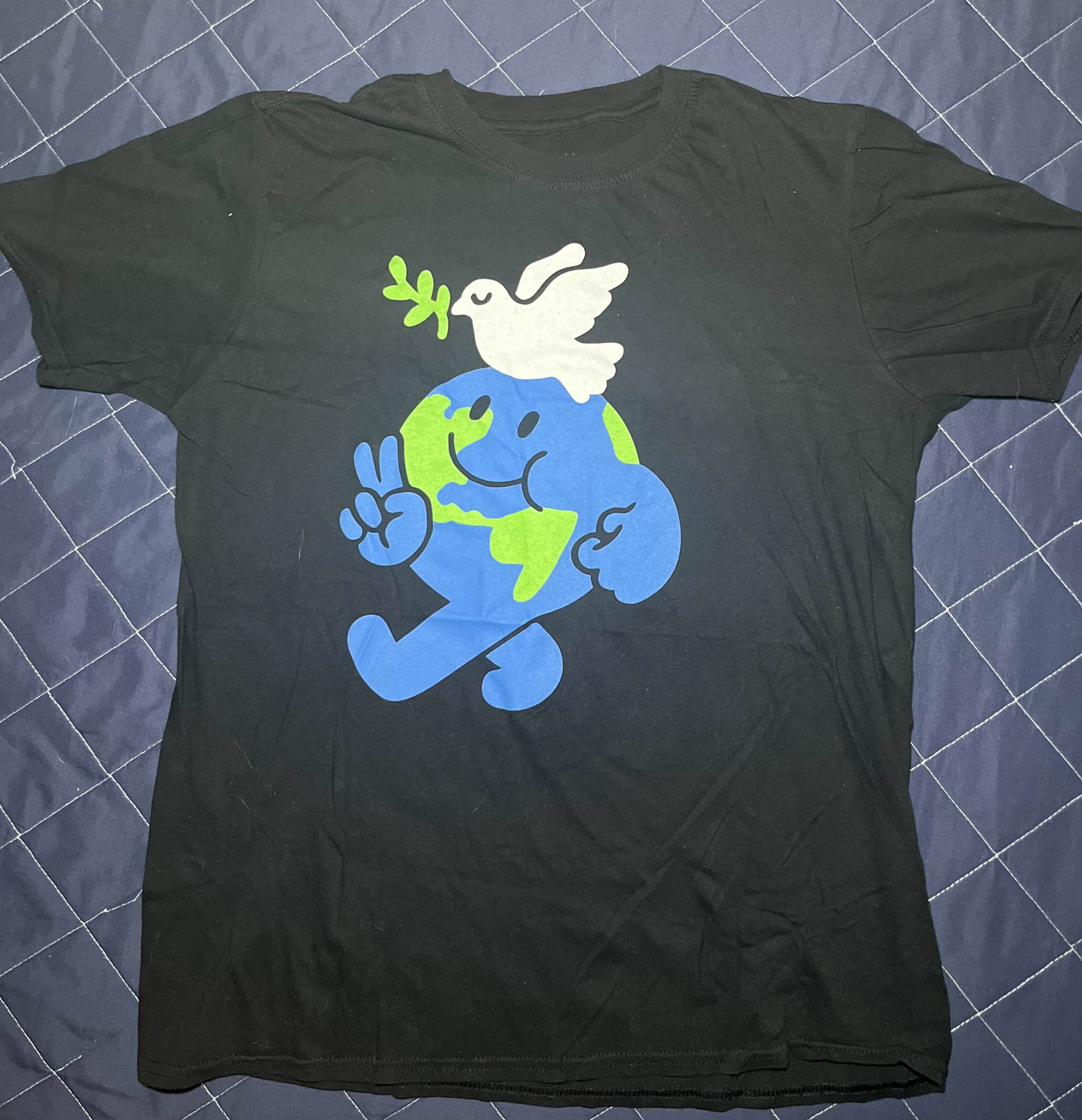 Threadless Vintage Y2K Threadless Black short Sleeve T-shirt Of Earth Size US M / EU 48-50 / 2 - 1 Thumbnail