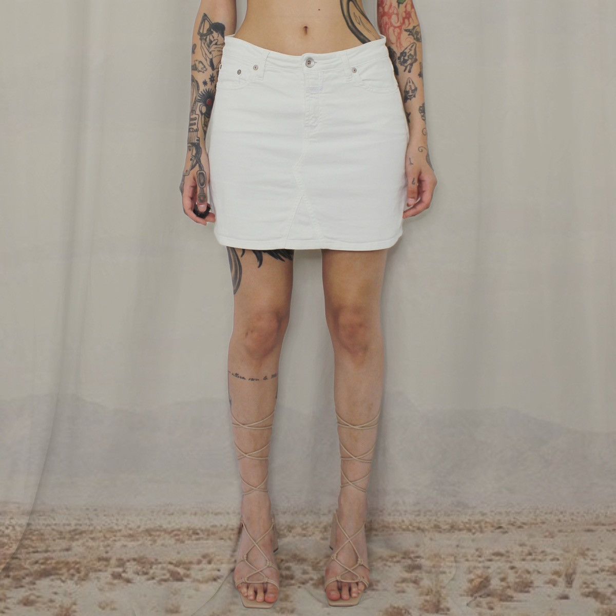 CLOSED × Vintage 🎧WHITE MINISKIRT🎧 Size 29" - 1 Thumbnail