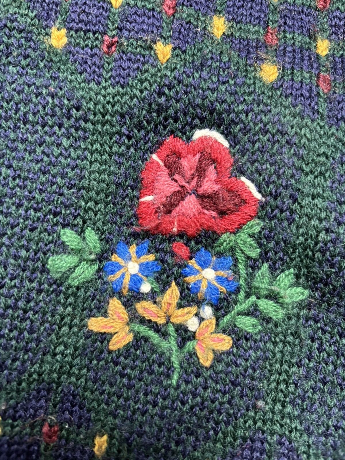 Vintage Vintage Woman’s Avant Garde Embroidered Flowers Sweater Size L / US 10 / IT 46 - 4 Thumbnail