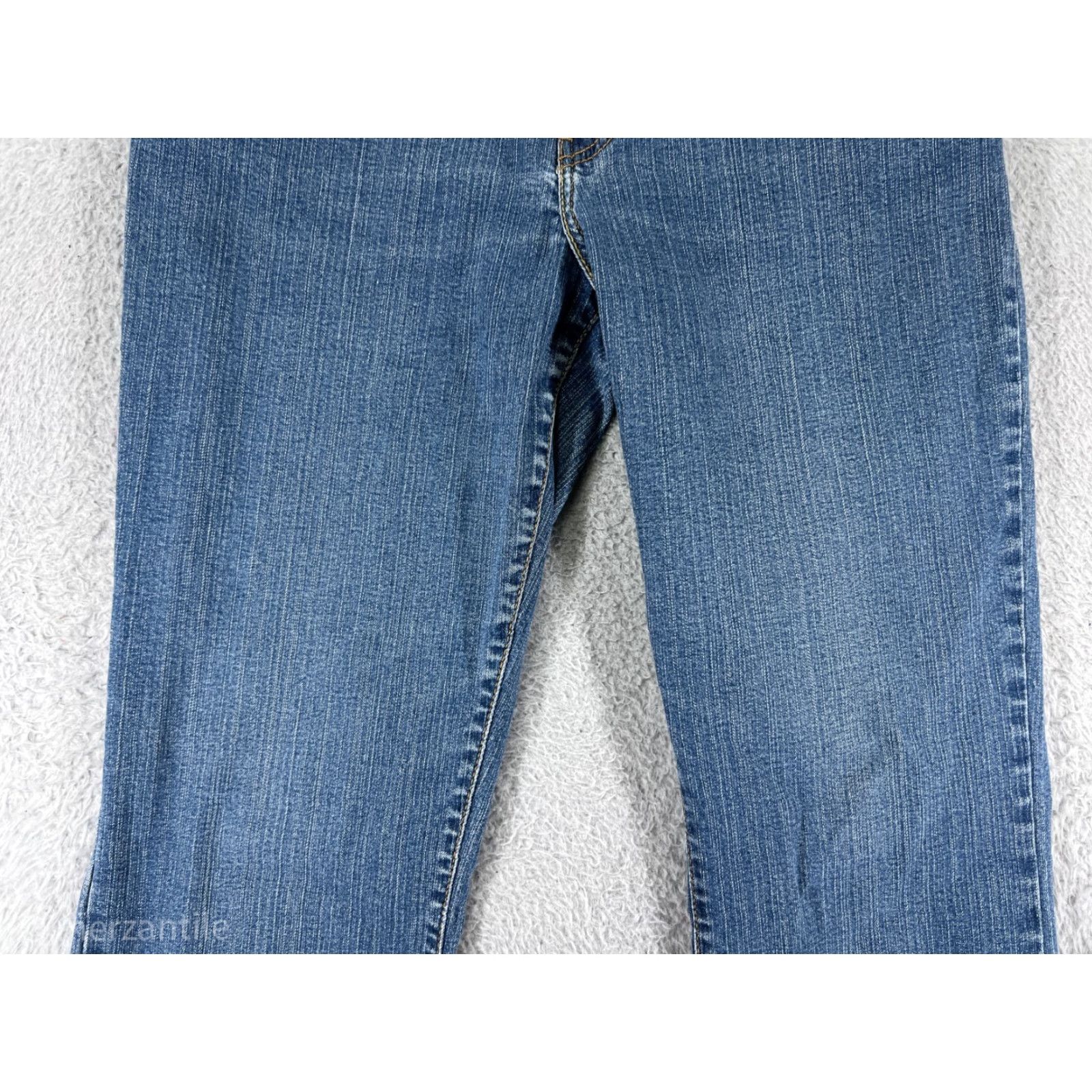 Levi's Levi's Women's Jeans Bootcut Medium Wash Blue Cotton Blend 12 Relaxed Fit 550 Model Authentic Size 34" / US 12 / IT 48 - 3 Thumbnail