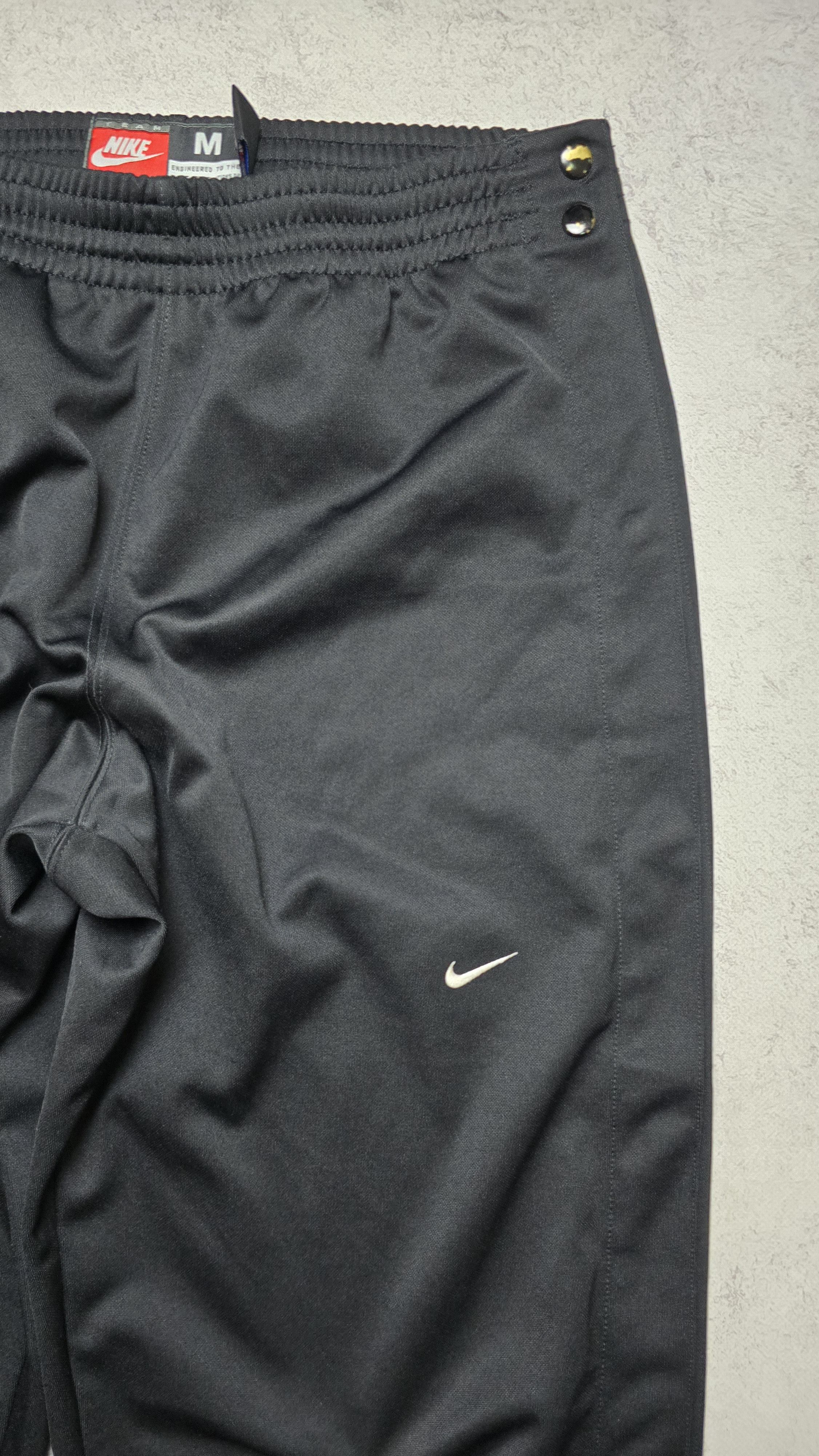 Nike VTG Nike Chicago Bulls Tear Away Pants NBA Snap Button M Y2K Size US 32 / EU 48 - 8 Thumbnail