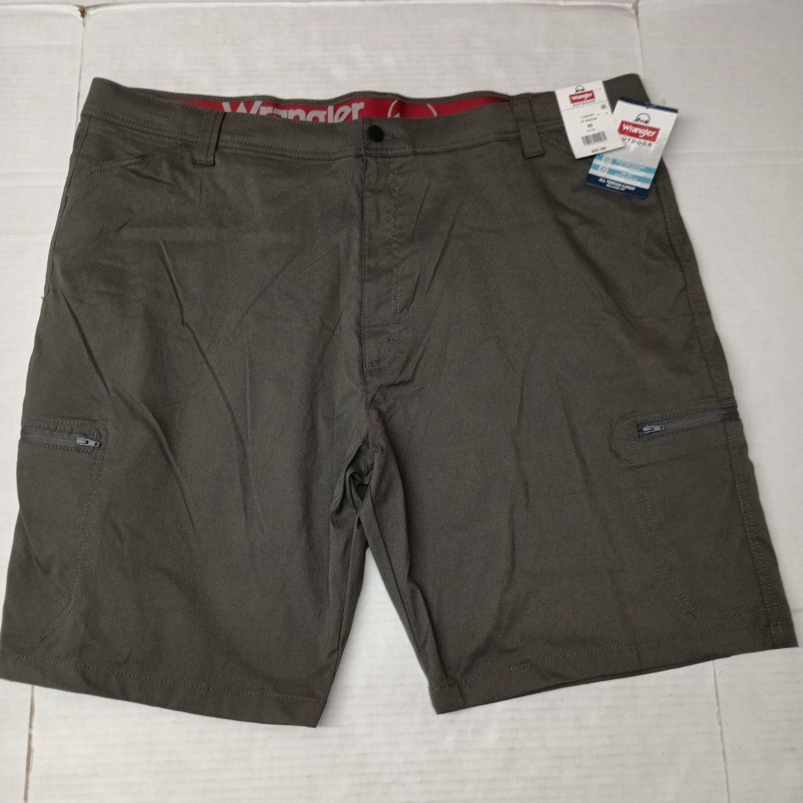 Wrangler Wrangler Cargo Shorts Men's Size 46 Gray 10" Inseam Relaxed Size US 44 / EU 60 - 1 Thumbnail