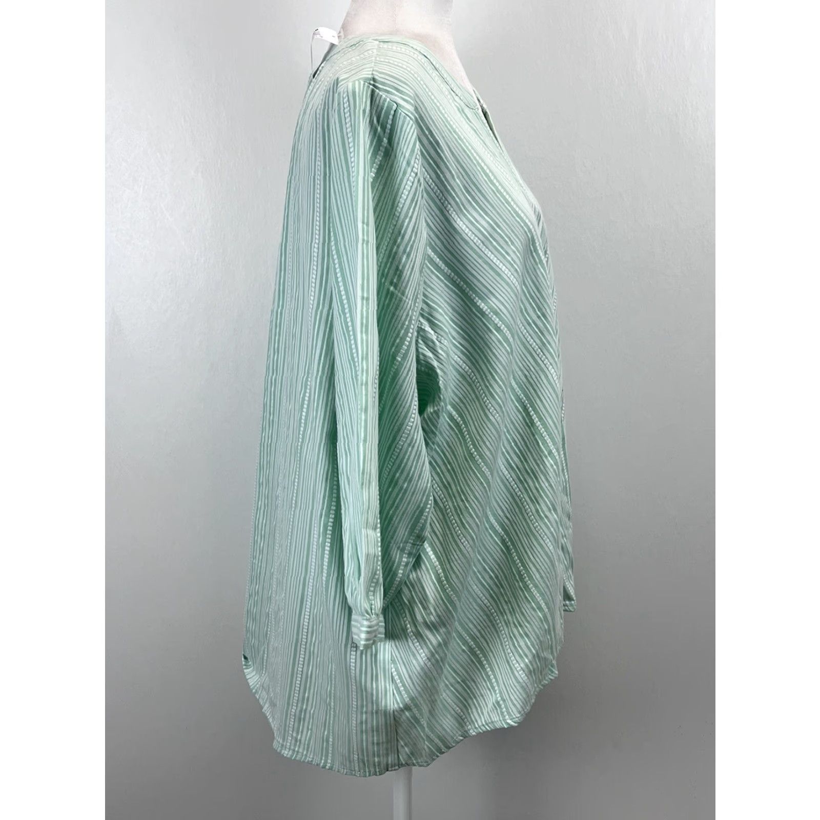 Vintage C.J. Banks Blouse Shirt Wrap Style 2X Plus Green Striped 3/4 Sleeve V-Neck Tunic Beach Casual Womens Size XXL / US 16-18 / IT 52-54 - 4 Thumbnail