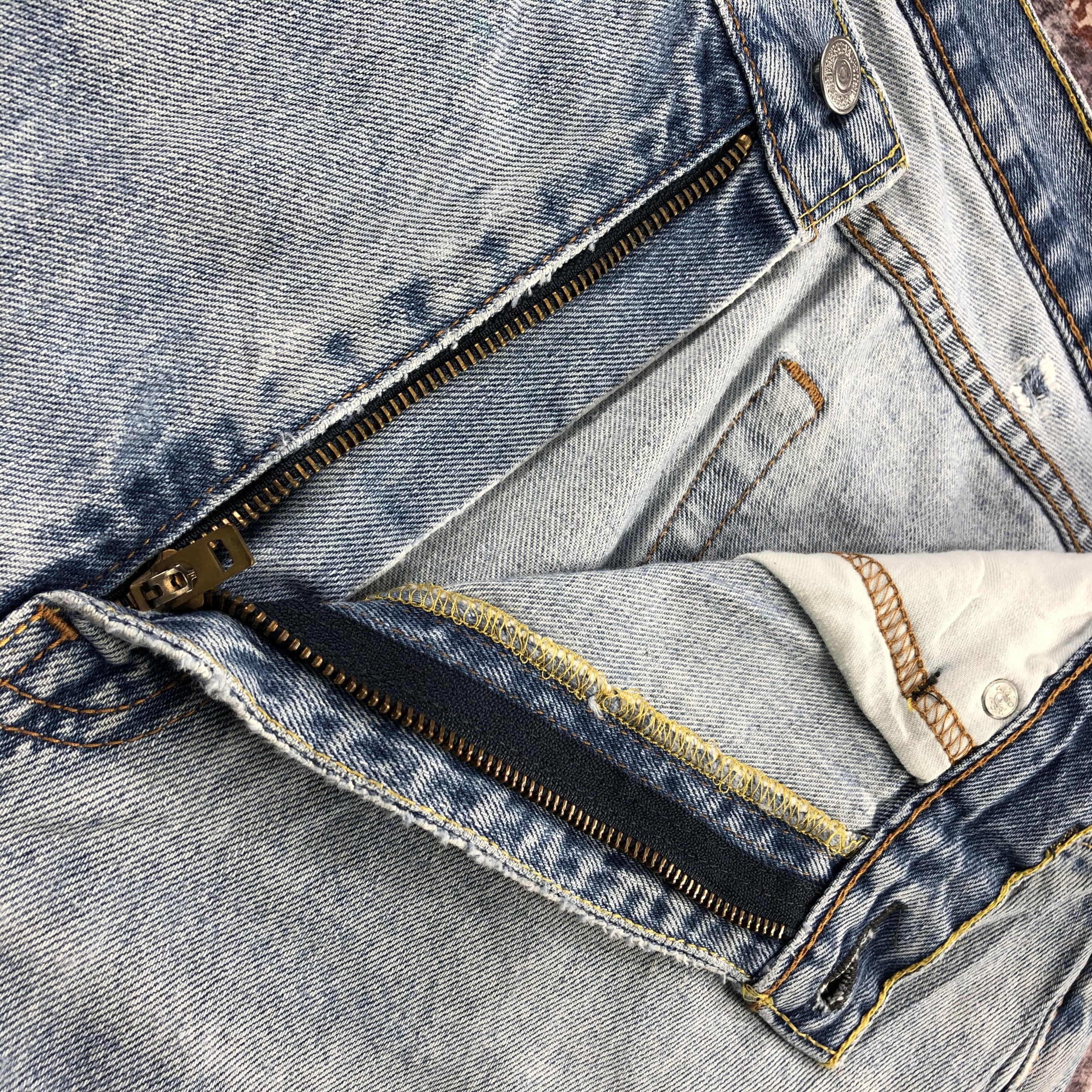 Levi's × Vintage Vintage Blue Wash Levis 505 Jeans-JM2466 Size US 37 - 12 Thumbnail