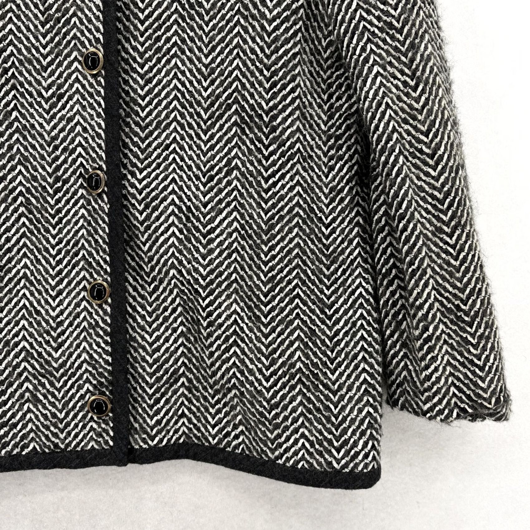 Vintage VINTAGE Castleberry Blazer Womens 18 Black Herringbone Tweed Mohair Wool USA Jacket/Coat Black Tailored 90s Women Boy Size XXL / US 16-18 / IT 52-54 - 3 Thumbnail