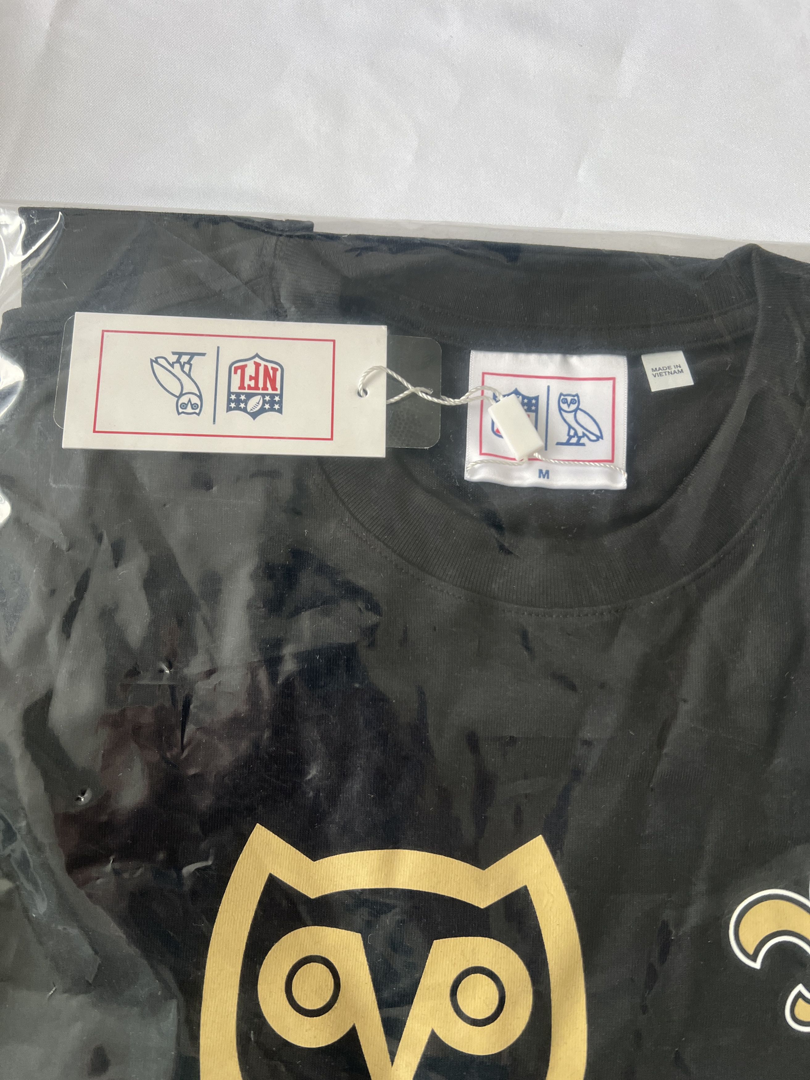 Drake OVO x NFL NEW ORLEANS SAINTS OG OWL T-SHIRT TEE Size US M / EU 48-50 / 2 - 5 Thumbnail
