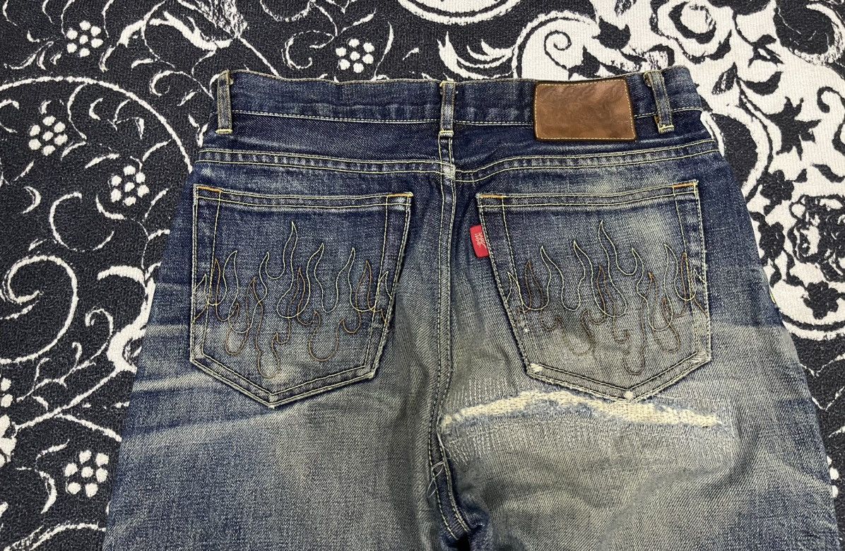 Beauty Beast 90s DRAGON JEANS FLAME POCKET SALVEDGE DISTRESSED Size US 28 / EU 44 - 15 Thumbnail