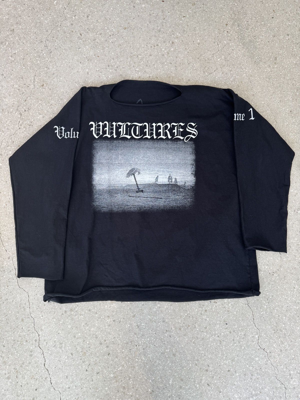 Yeezy Kanye West - Vultures Long Sleeve T-Shirt - Volume 1 Size US S / EU 44-46 / 1 - 1 Thumbnail