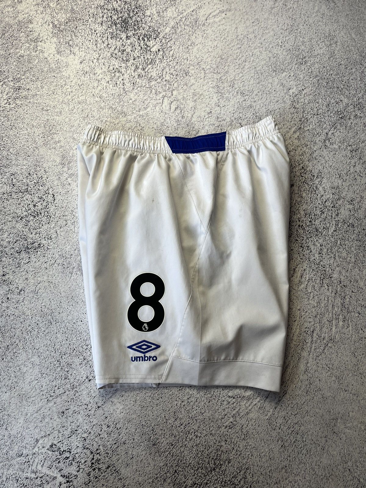 Other Everton Umbro Shorts #8 Size L Size US 34 / EU 50 - 1 Thumbnail