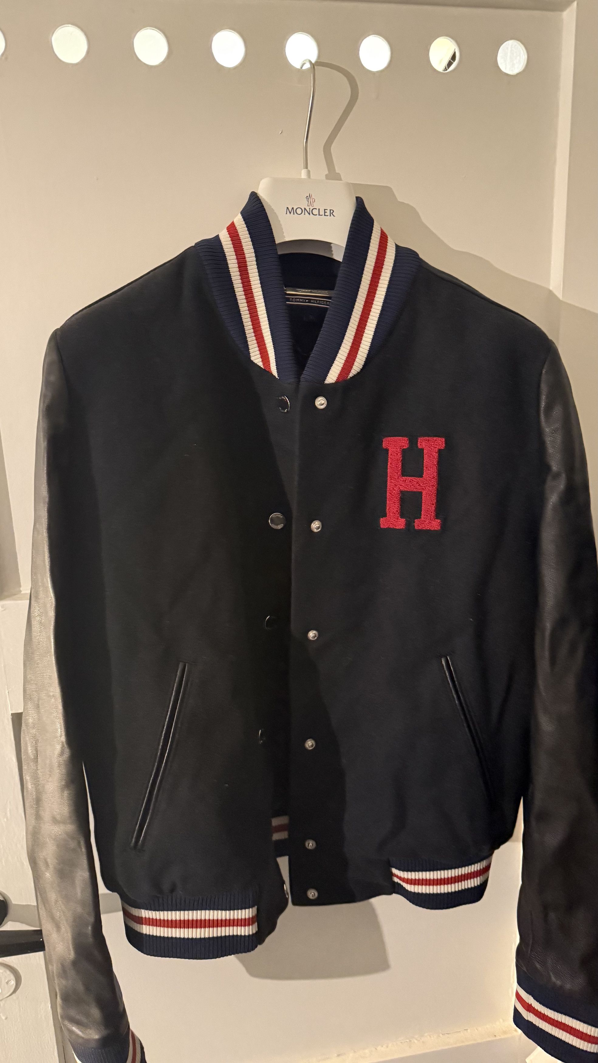Tommy Hilfiger Monogram Varsity bomber Size S / US 4 / IT 40 - 1 Thumbnail
