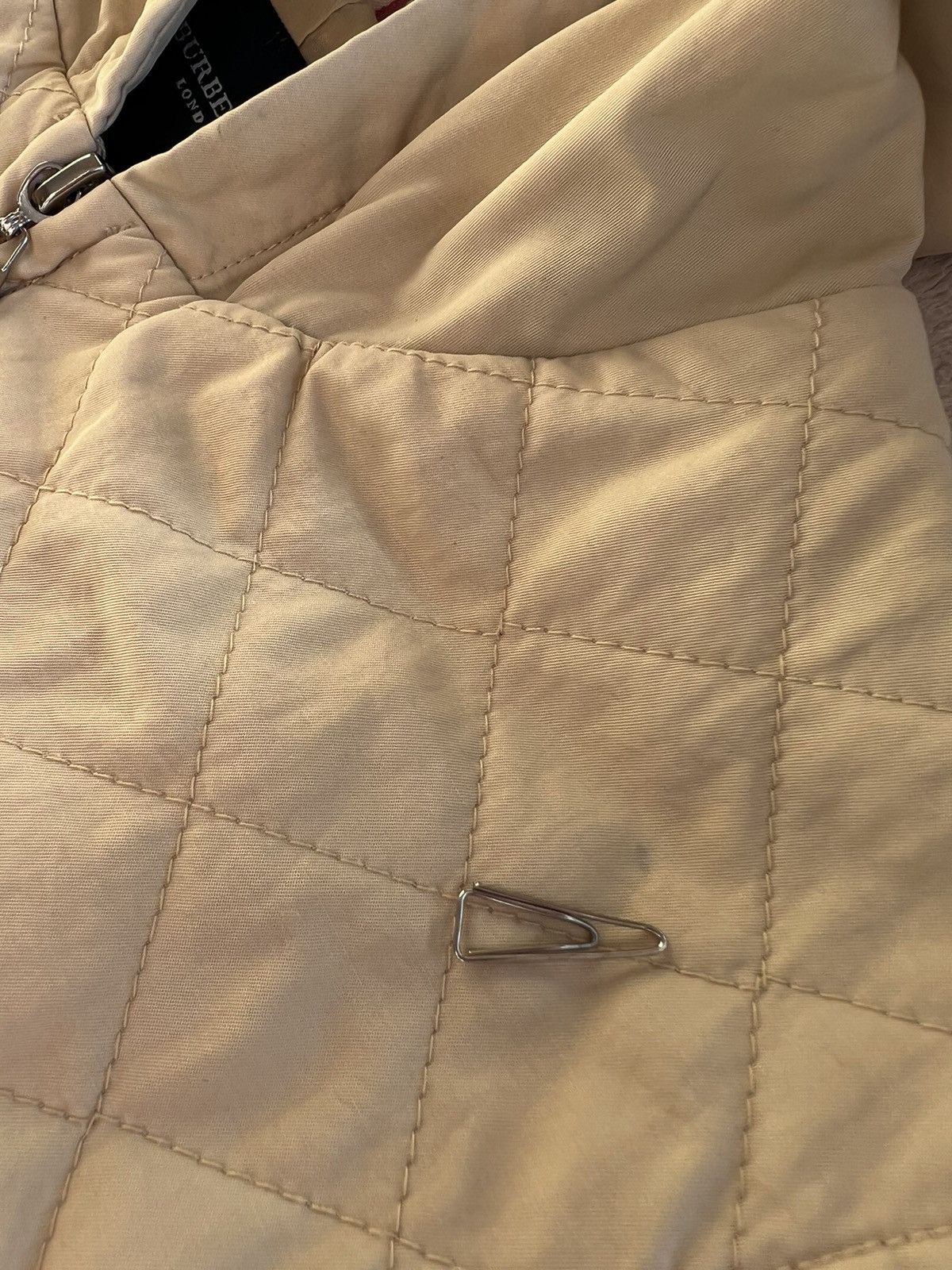 Burberry Vintage Burberry London Quilted Vest Size M / US 6-8 / IT 42-44 - 18 Thumbnail