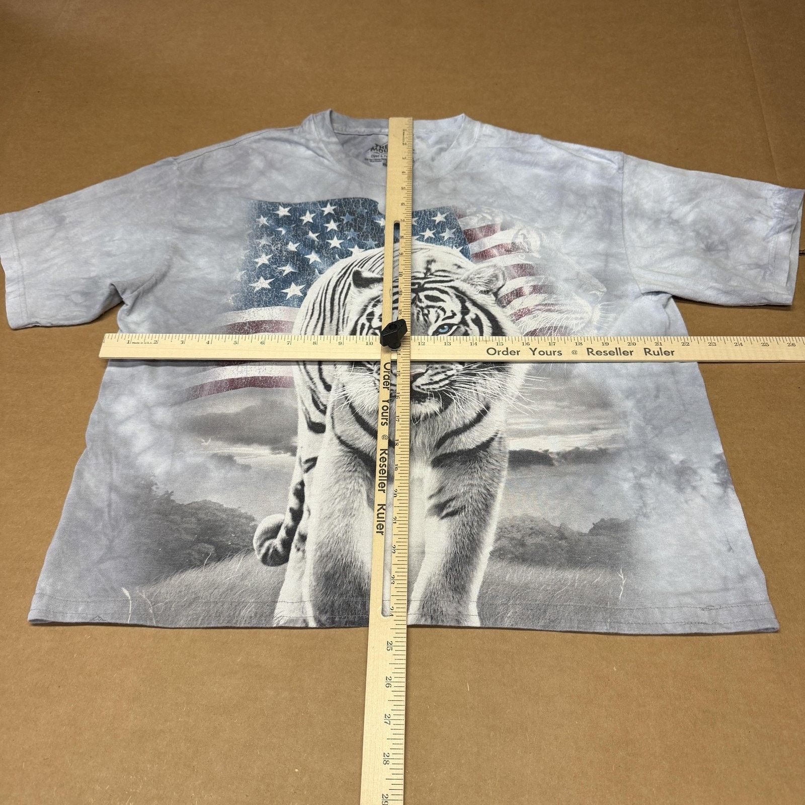The Mountain The Mountain Shirt Mens Large Gray USA Flag White Tiger Size US L / EU 52-54 / 3 - 6 Thumbnail