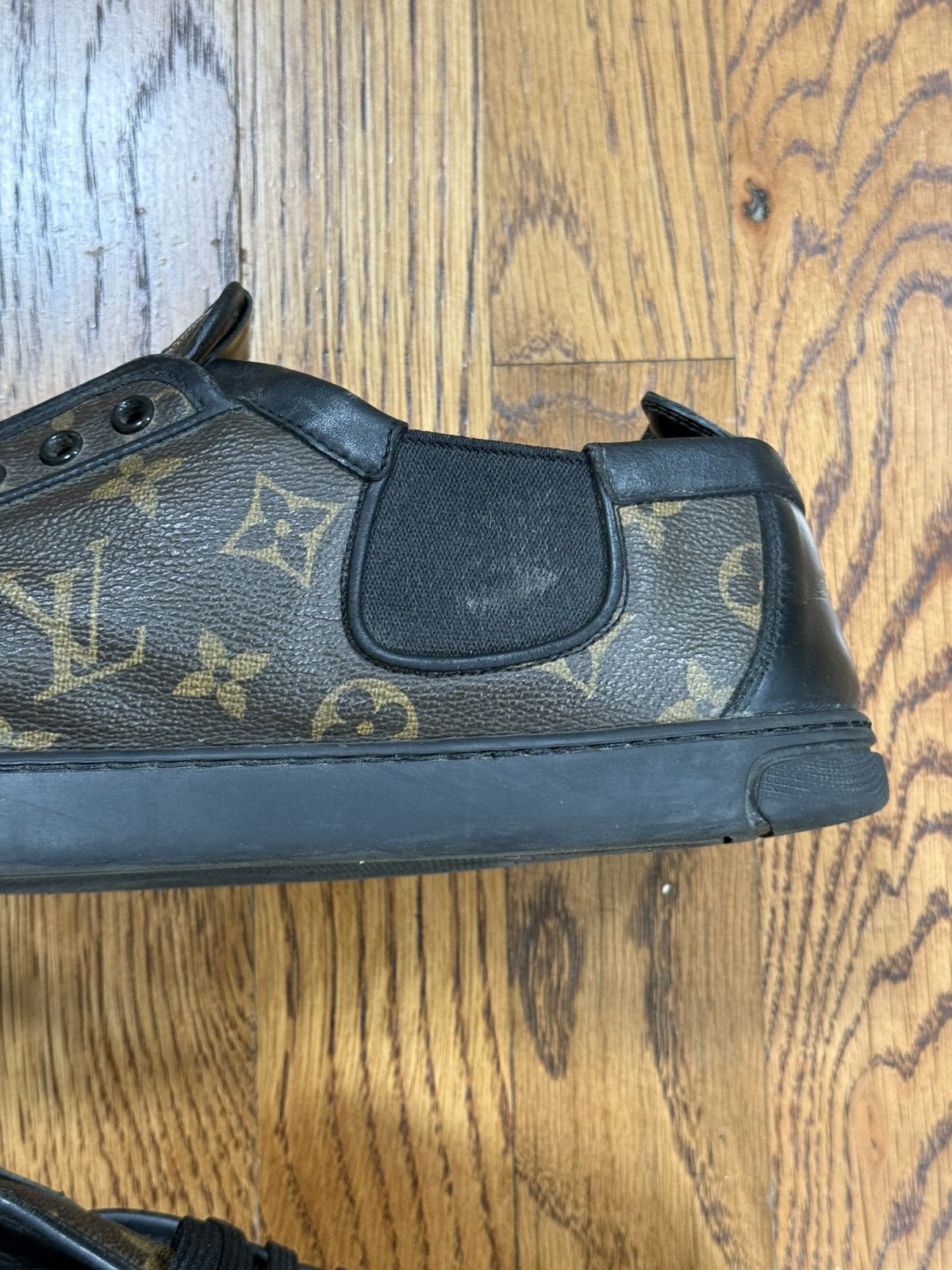 Louis Vuitton Louis Vuitton Calfskin Monogram Slalom Sneakers Leather Size US 9.5 / EU 42-43 - 10 Thumbnail