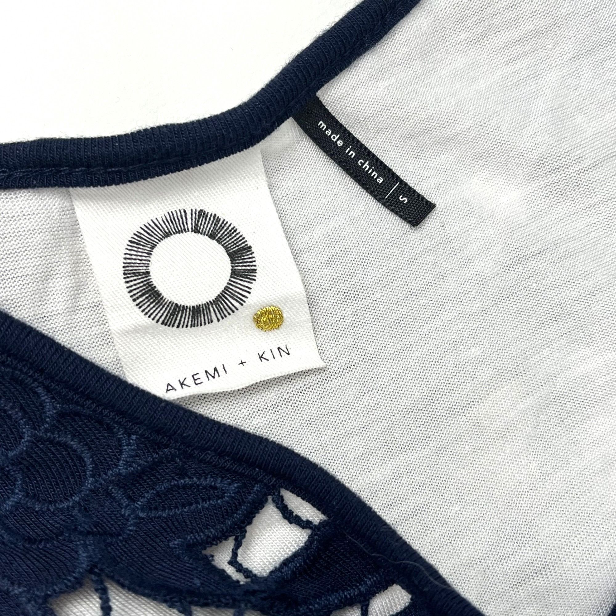 Anthropologie Akemi + Kin Anthropologie Crochet Overlay Sleeveless Top Ta Size S / US 4 / IT 40 - 3 Thumbnail