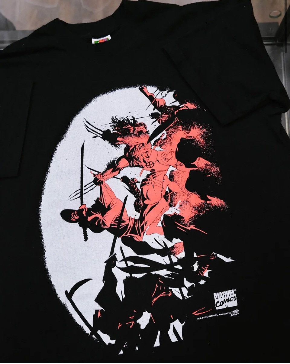 Vintage 1997 Wolverine vs The Hand Tee Size US L / EU 52-54 / 3 - 2 Thumbnail