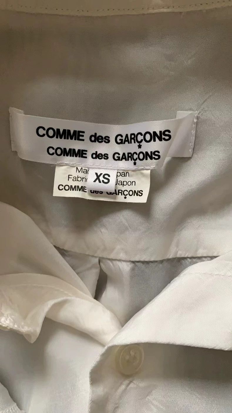 Comme des Garcons Comme Des Garcons A white shirt with short sleeves Size XS / US 0-2 / IT 36-38 - 3 Thumbnail
