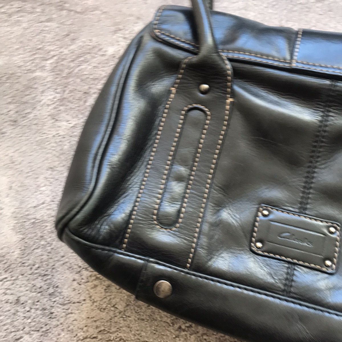 Vintage Vintage Y2K Black Leather Shoulder Bag Japanese Streetwear O Size ONE SIZE - 2 Thumbnail